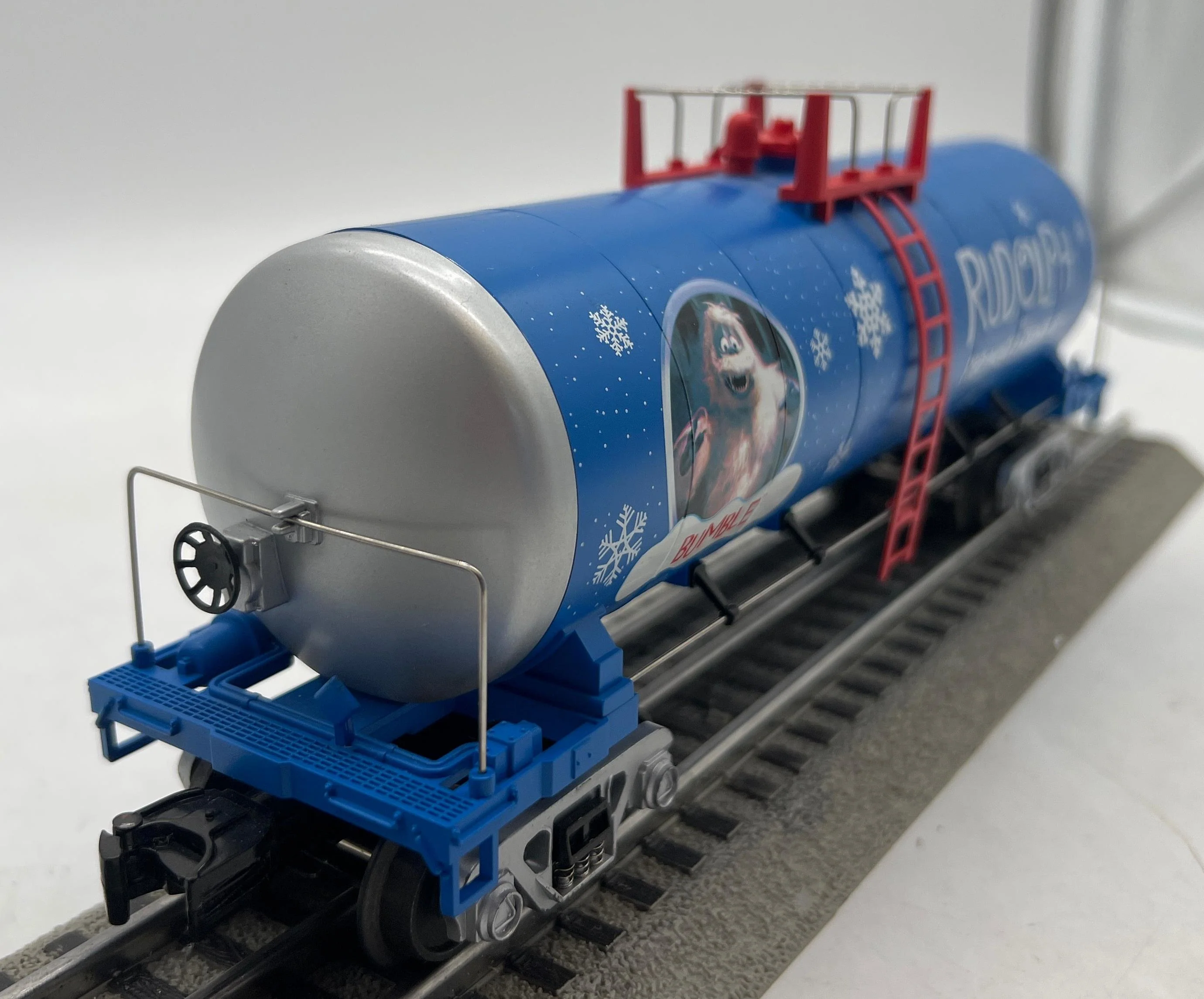 MTH Railking 30-73236  Rudolph the Red Nosed Reindeer Bumble Tank Car O SCALE Used Excellent - Image 5