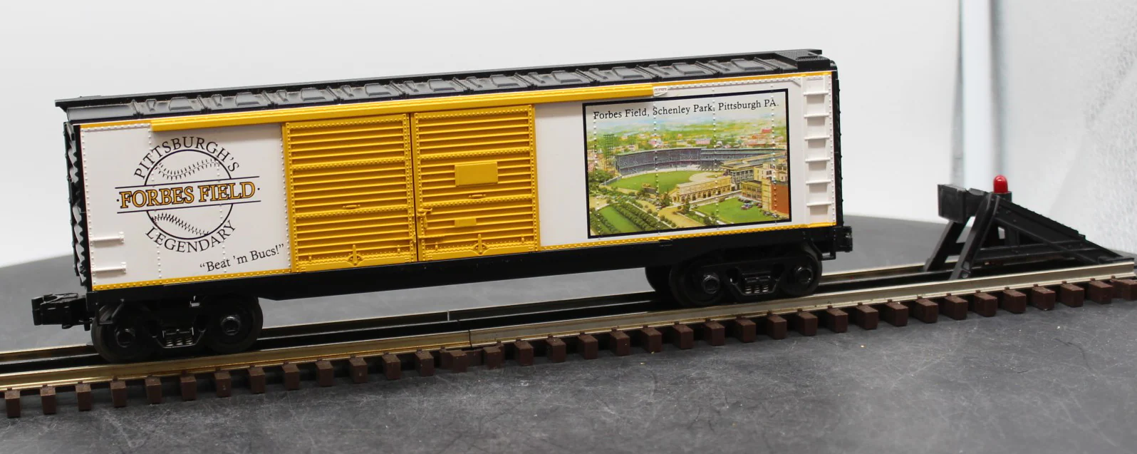 MTH Railking 30-74126 Forbes Field RailKing 40' Double Door Box Car O SCALE Like New - Image 6