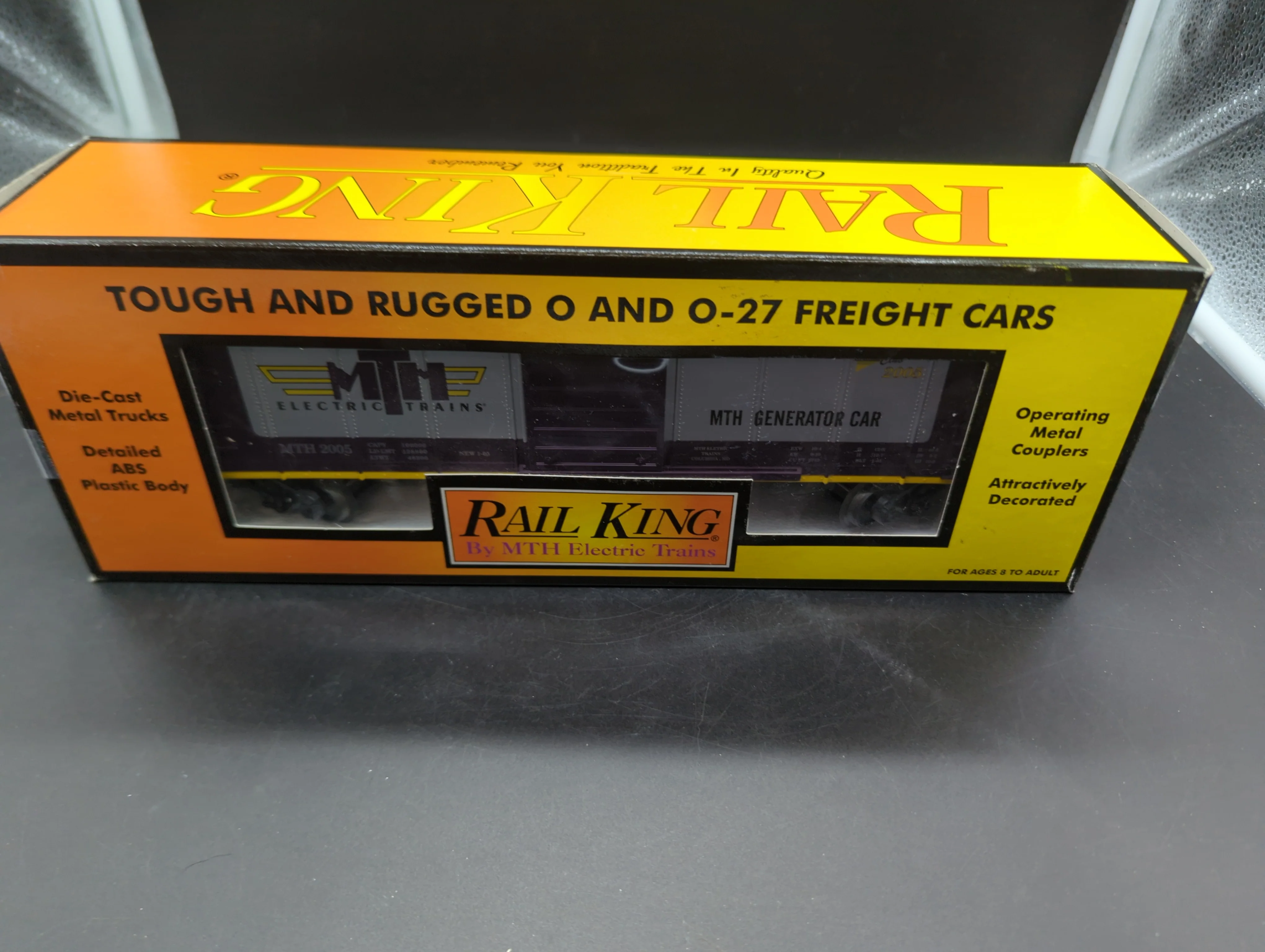 MTH Railking 30-74223 MTHRRC Rounded Roof Box Car w/Generator - MTHRRC Car No. 2005 O SCALE Like New - Image 4