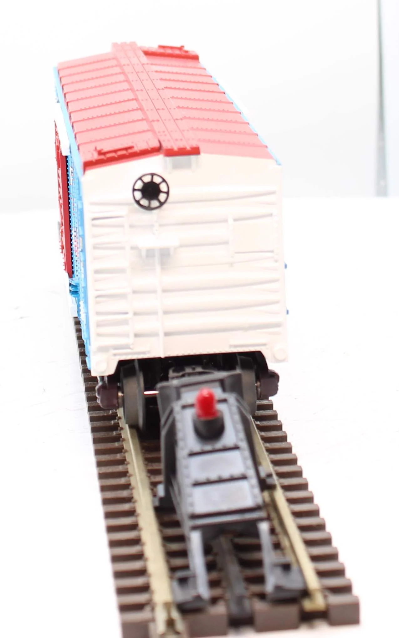 MTH Railking 30-74642 MARS - M&M's 4th of July Box Car w/Blinking LED O SCALE Like New limited - Image 7