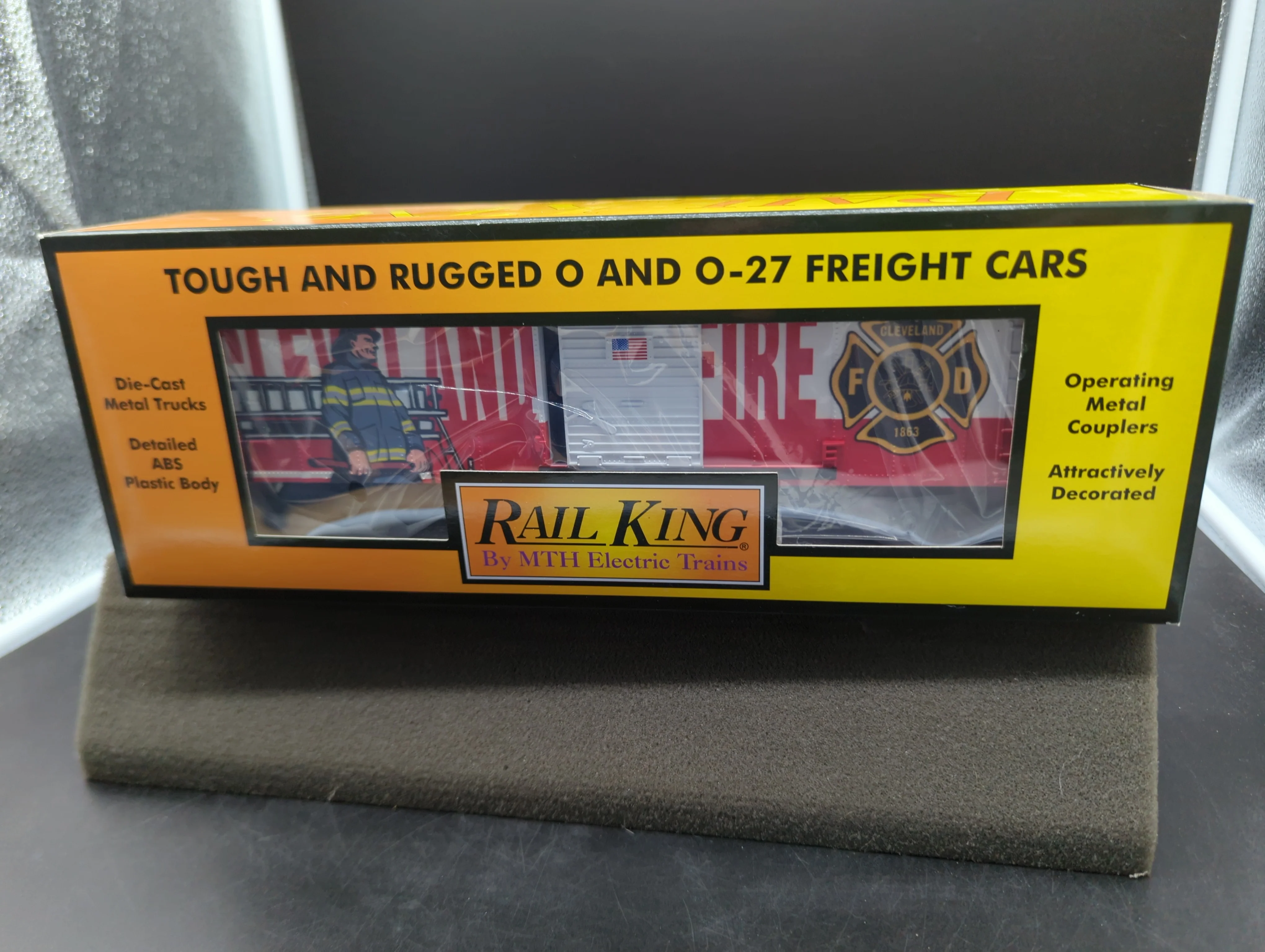 MTH Railking 30-74992 Cleveland Fire Dept. Box Car Car No. N/A O SCALE NEW - Image 2