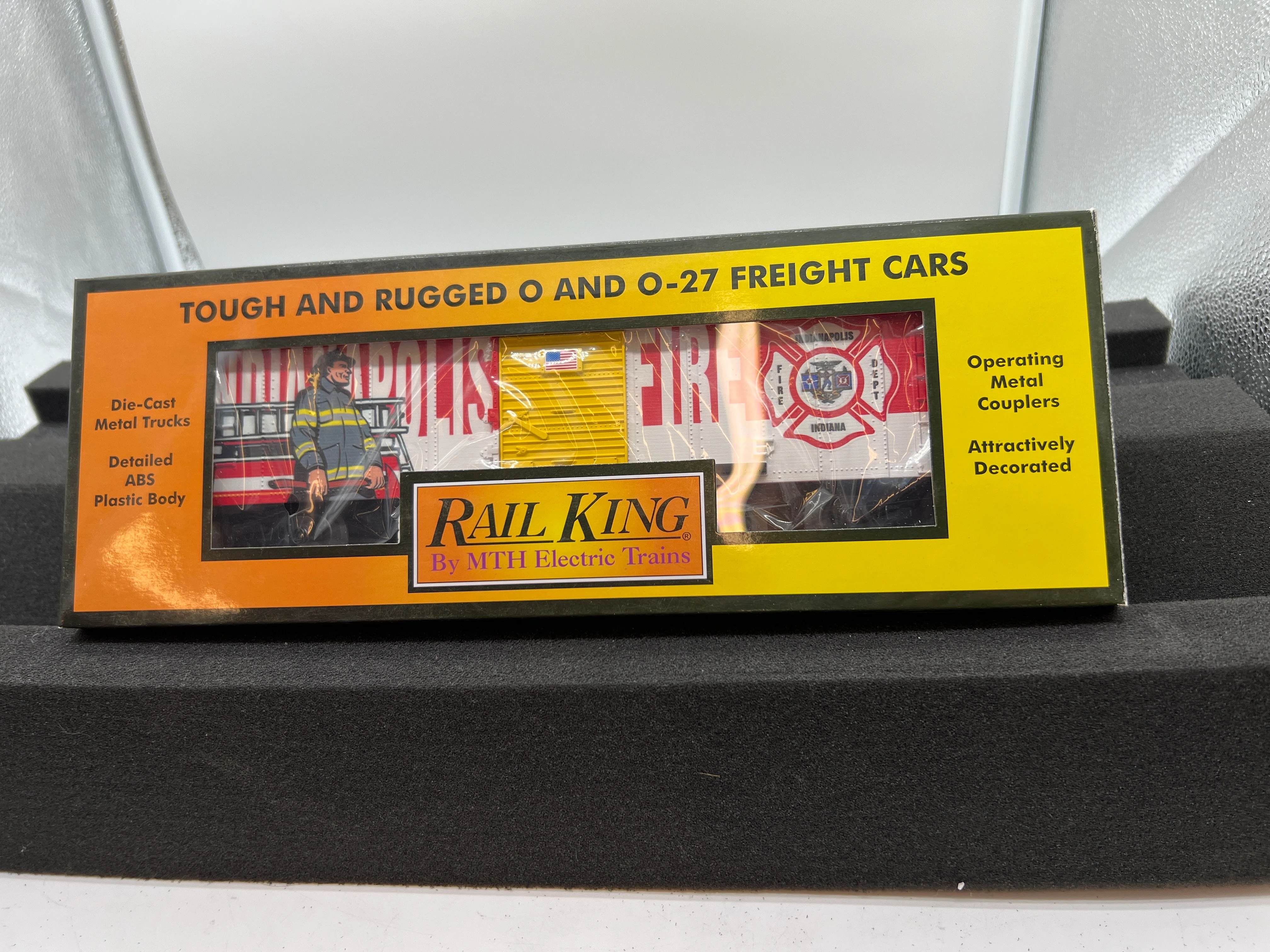 MTH Railking 30-74994 Indianapolis Fire Dept. Box Car  O SCALE NEW - Image 3