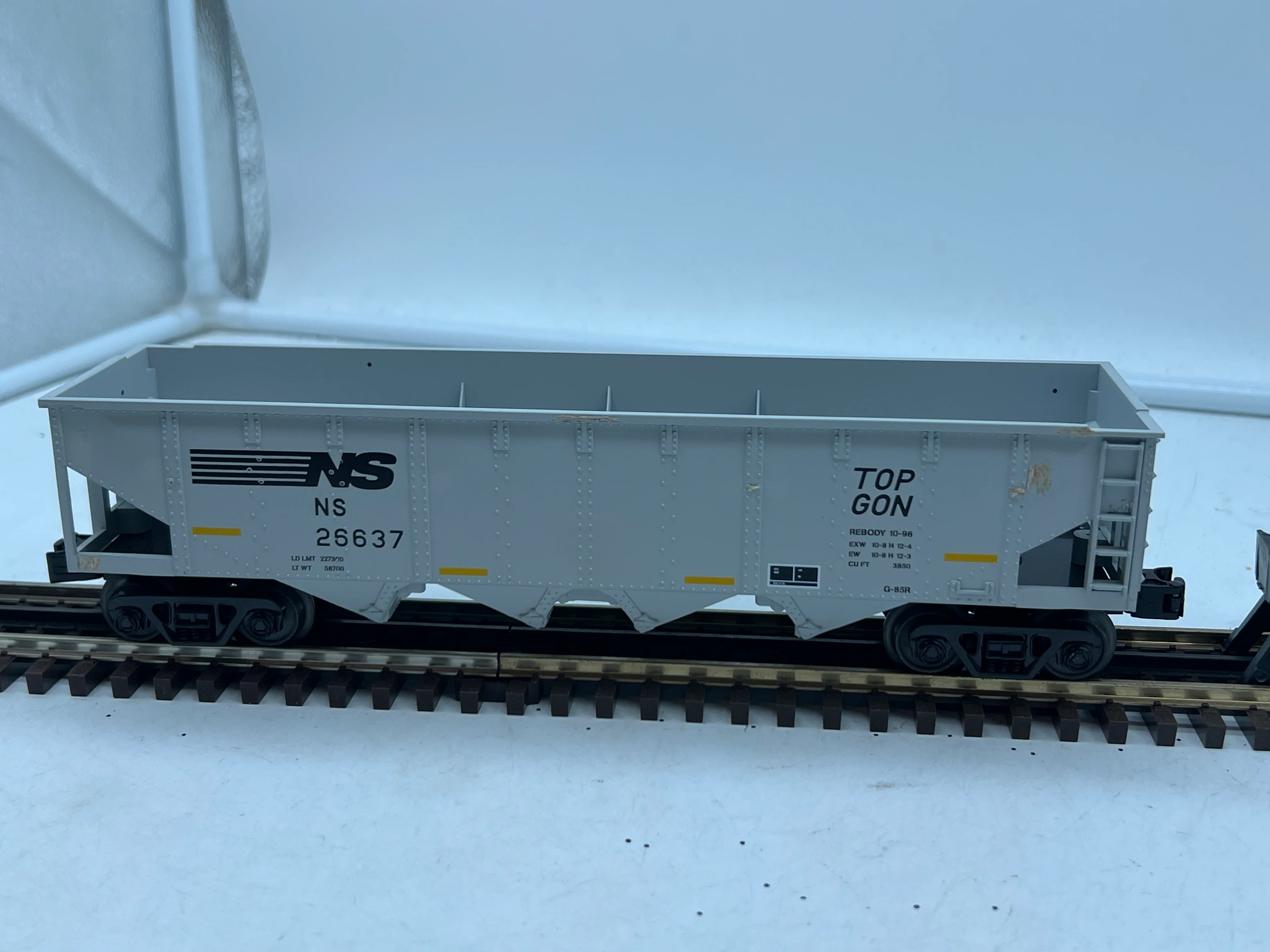 MTH Railking 30-75442 Norfolk Southern RailKing 4-Bay Hopper Car O SCALE Used no coal load