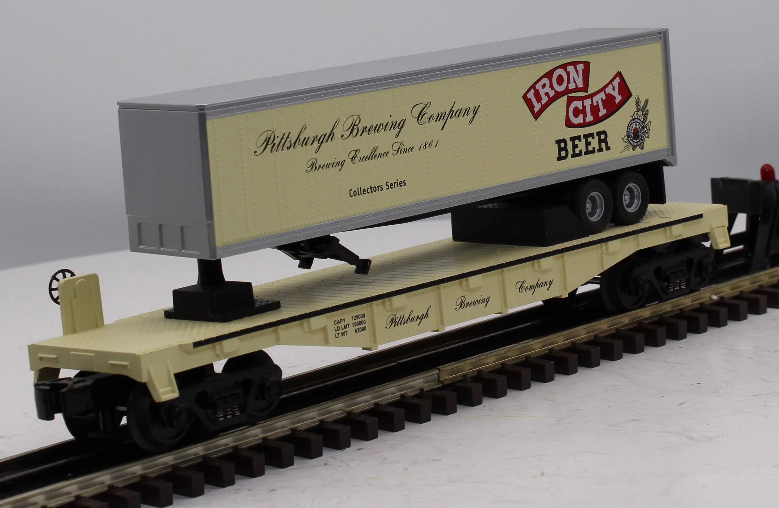 MTH Railking 30-76092 Pittsburgh Brewing Company RailKing Flat Car w/40' Trailer O SCALE NEW - Image 6