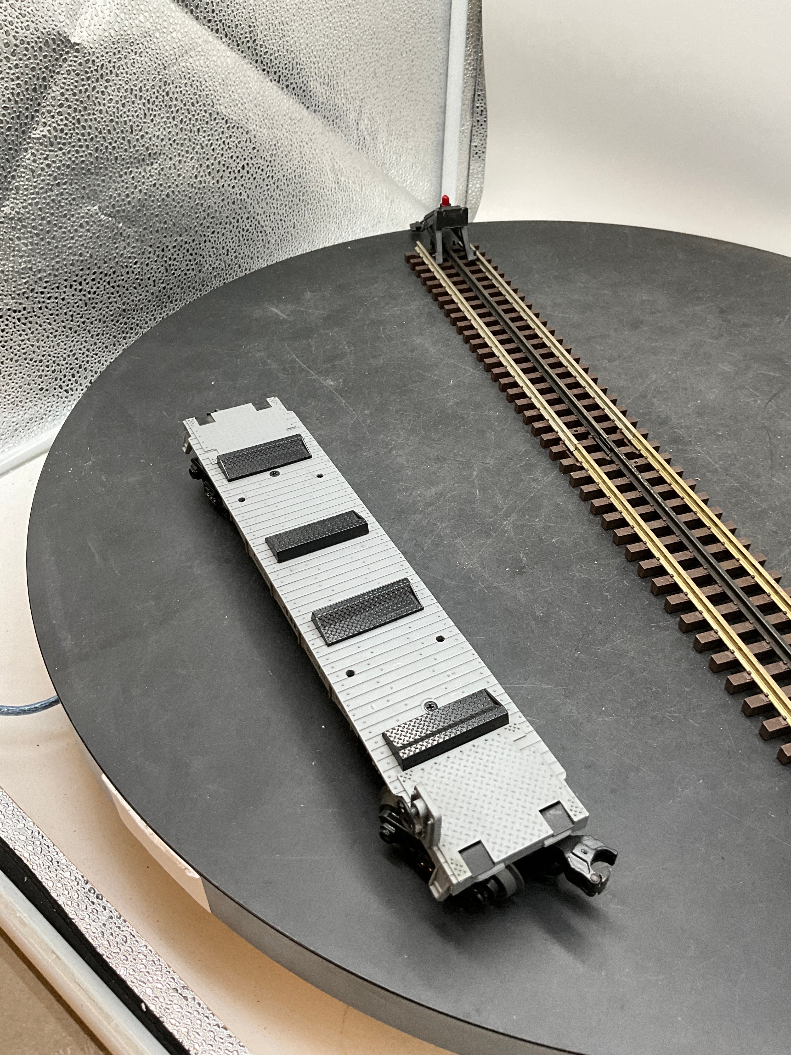 MTH Railking 30-7660 Flat Car w/Ertl 1965 Ford Cobras O SCALE Used Excellent - Image 3