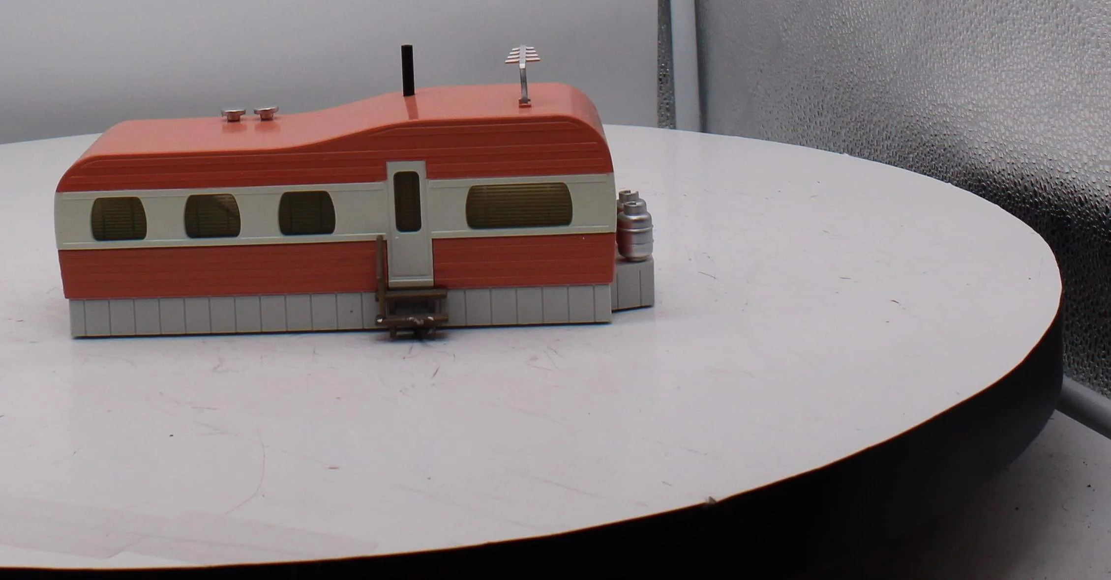 MTH Railking 30-90109 Salmon & White Stainless Mobile Home O SCALE Used Excellent - Image 3