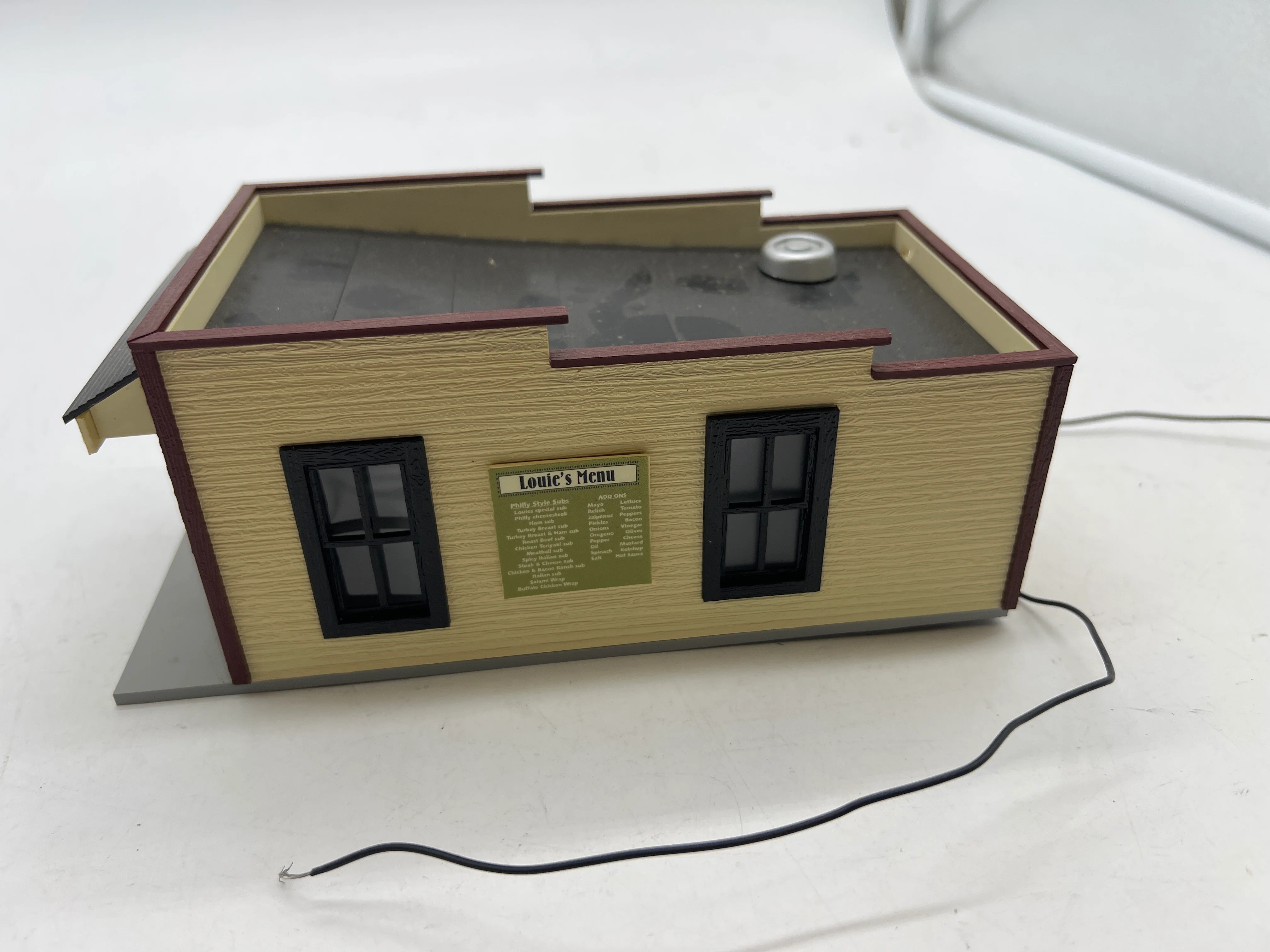 MTH RailKing 30-90297 Small Country Store Louie's Philly Style Subs Shop O SCALE Used Excellent - Image 3
