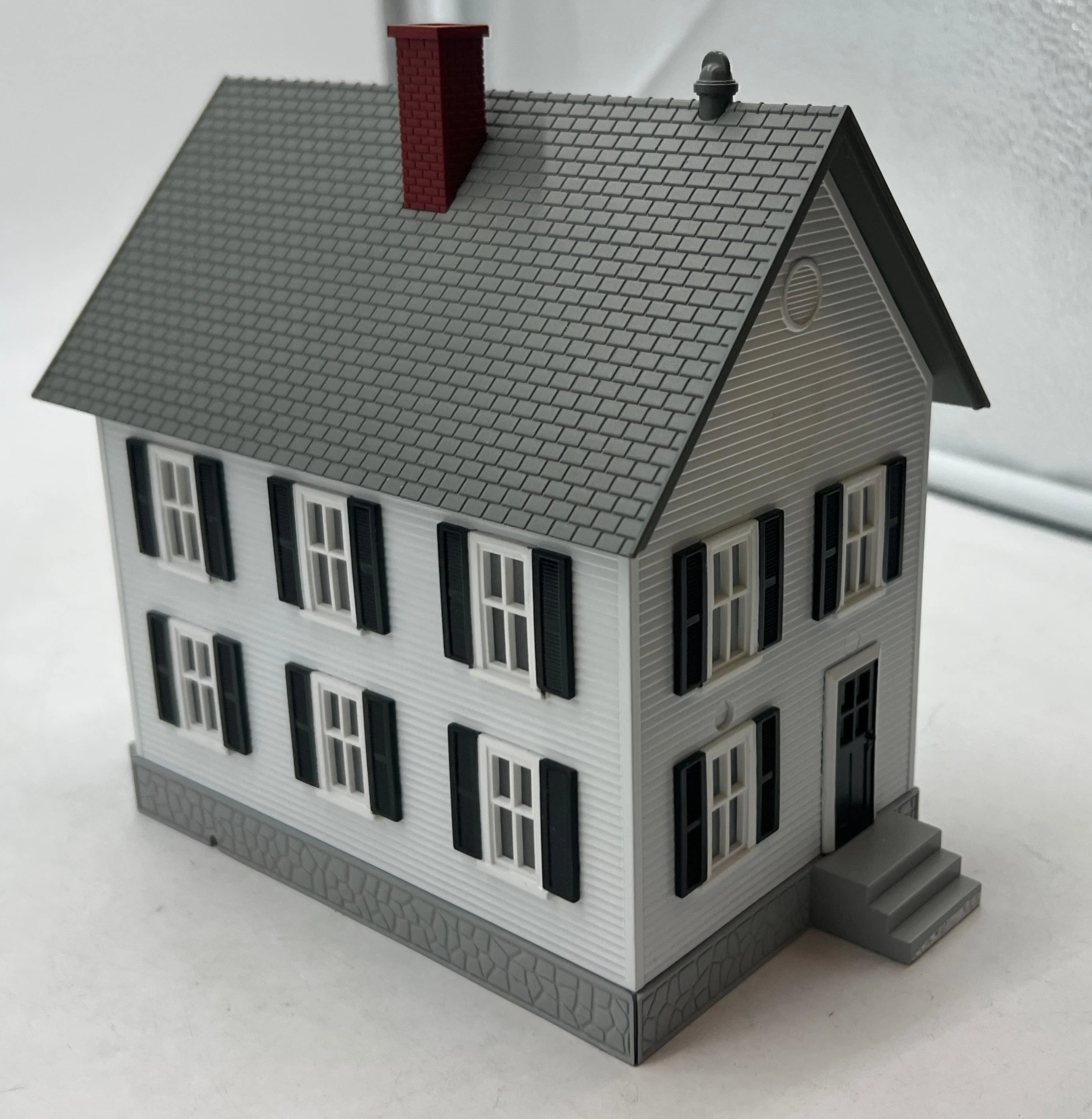 MTH Railking 30-90338 White Row House w black shutters O SCALE Like New - Image 4