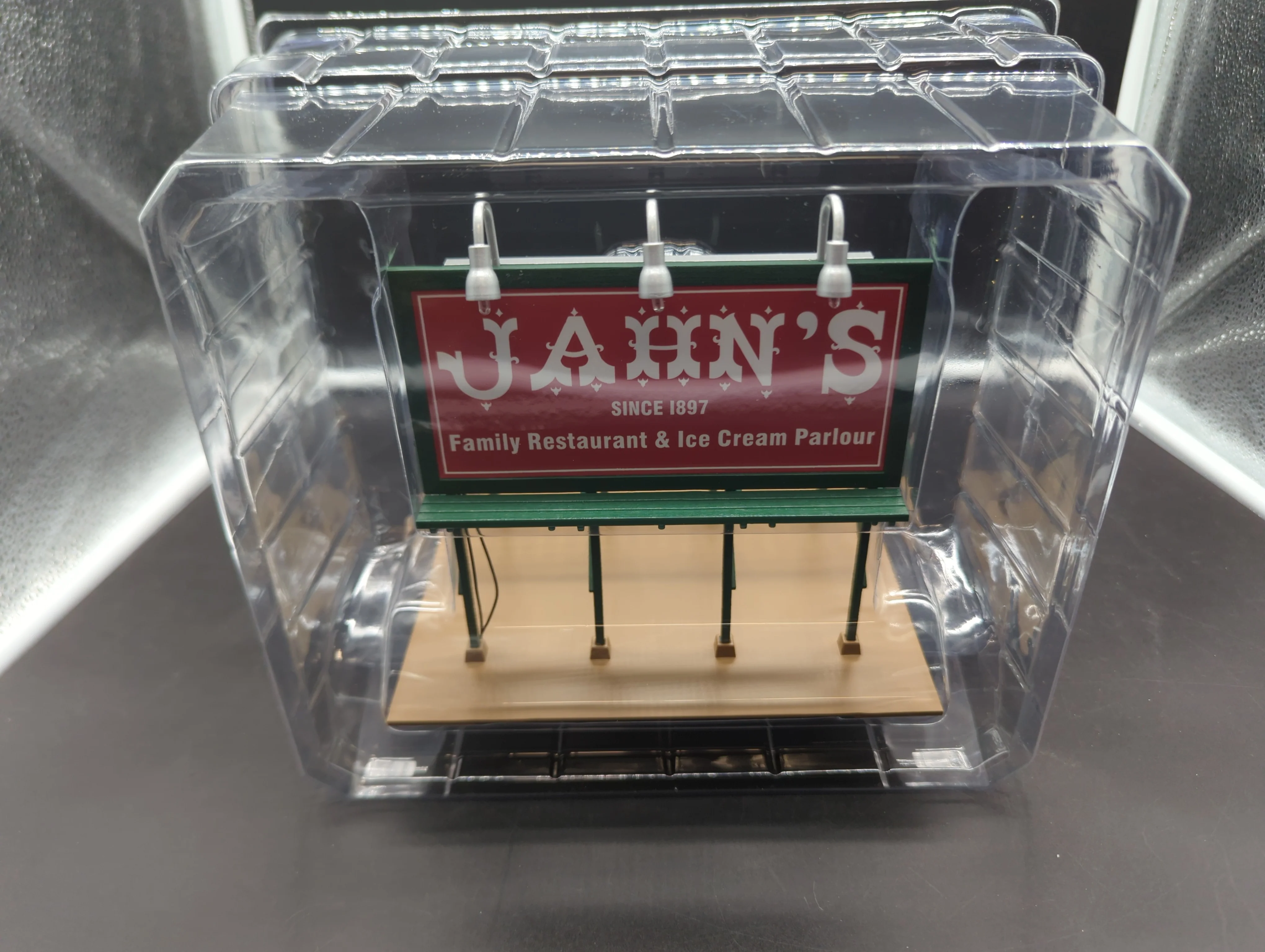 MTH Railking 30-90495 Jahn's Ice Cream Lighted Billboard - Jahn's Ice Cream O SCALE NEW - Image 2