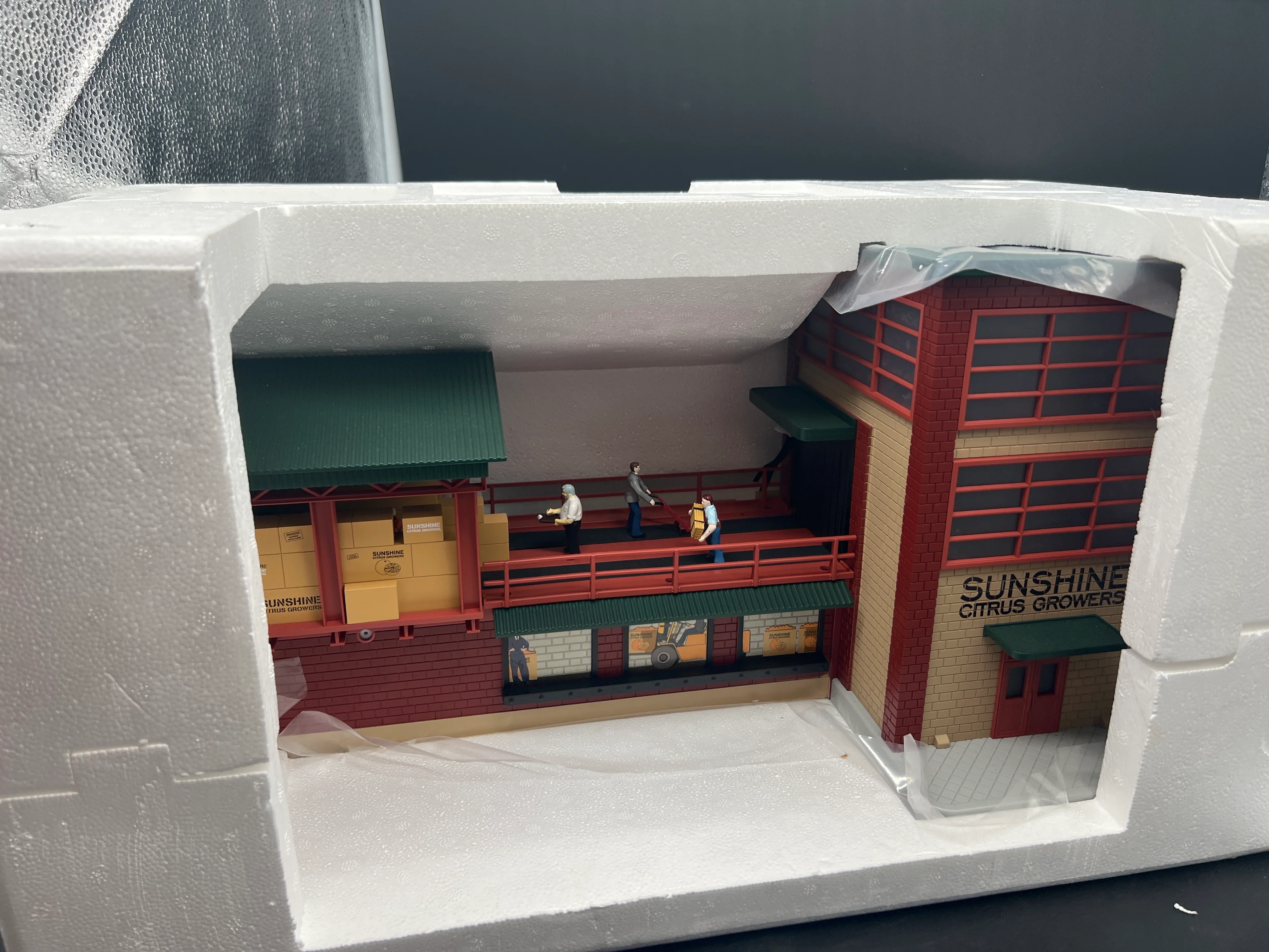 MTH Railking 30-9194 Sunshine Citrus Growers Operating Packing Plant - Sunshine Citrus Growers O SCALE NEW - Image 2