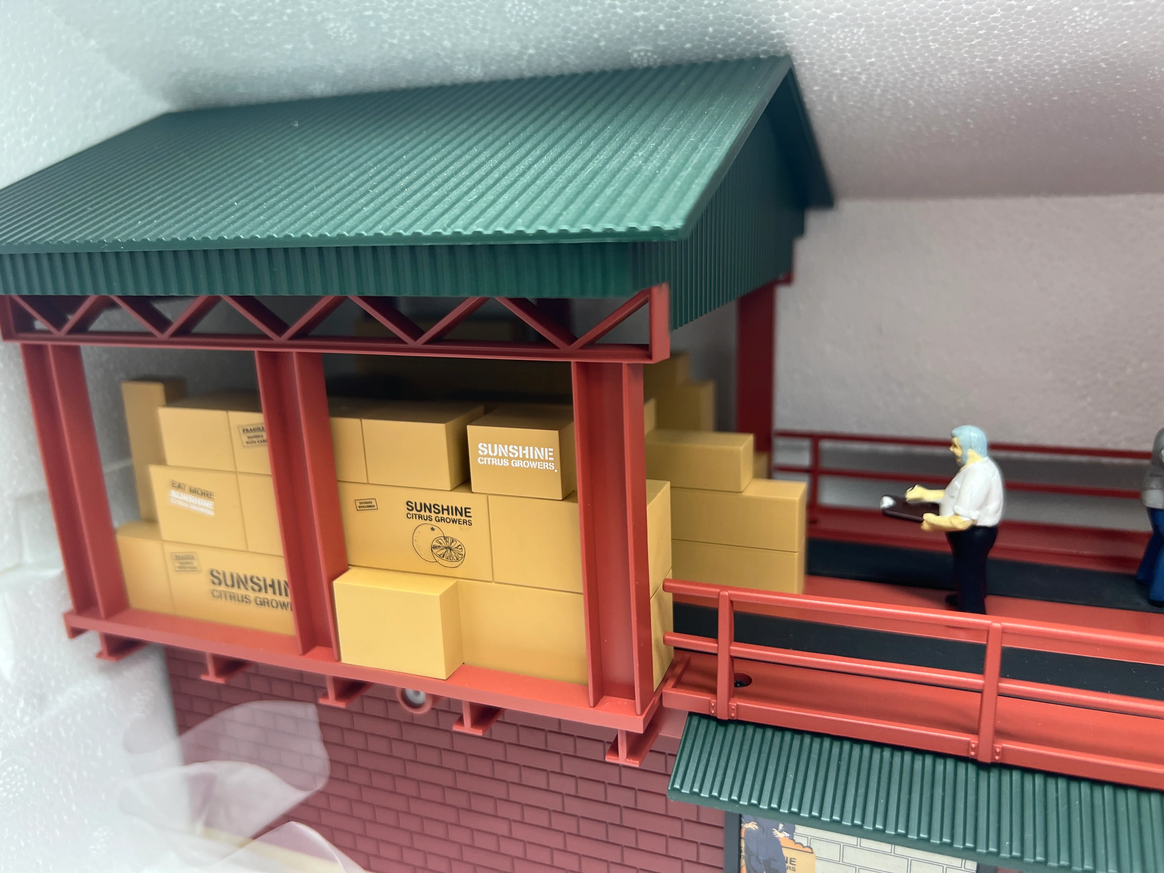 MTH Railking 30-9194 Sunshine Citrus Growers Operating Packing Plant - Sunshine Citrus Growers O SCALE NEW - Image 4