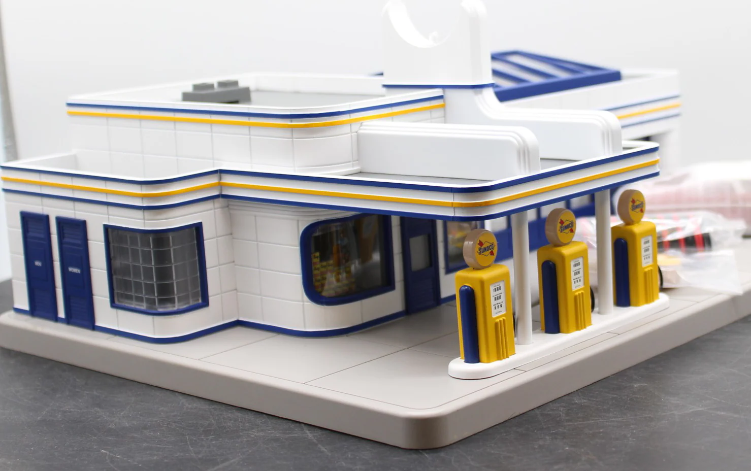 MTH Railking 30-9195 Sunoco Operating Gas Station O SCALE NEW - Image 2