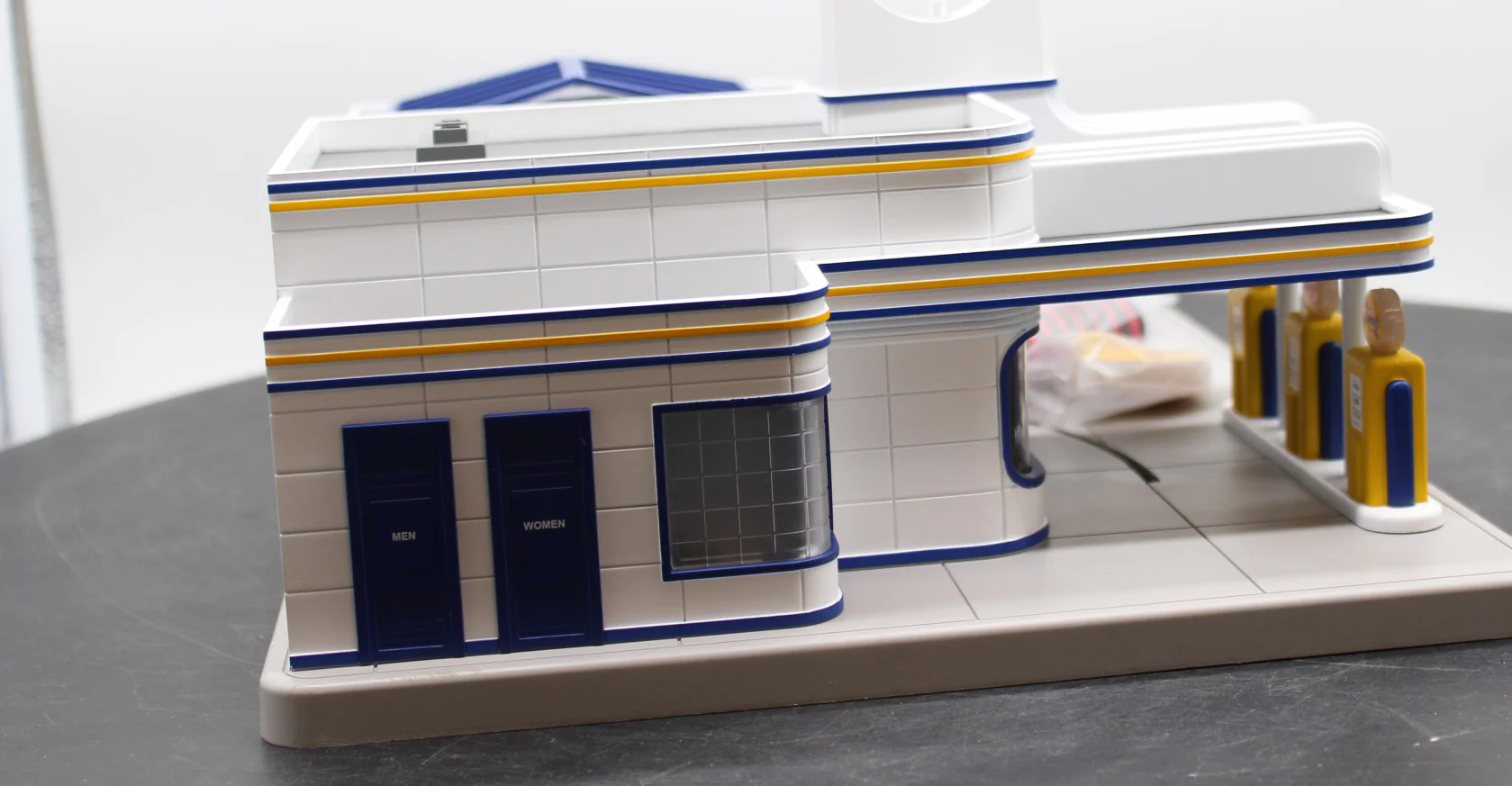 MTH Railking 30-9195 Sunoco Operating Gas Station O SCALE NEW - Image 3