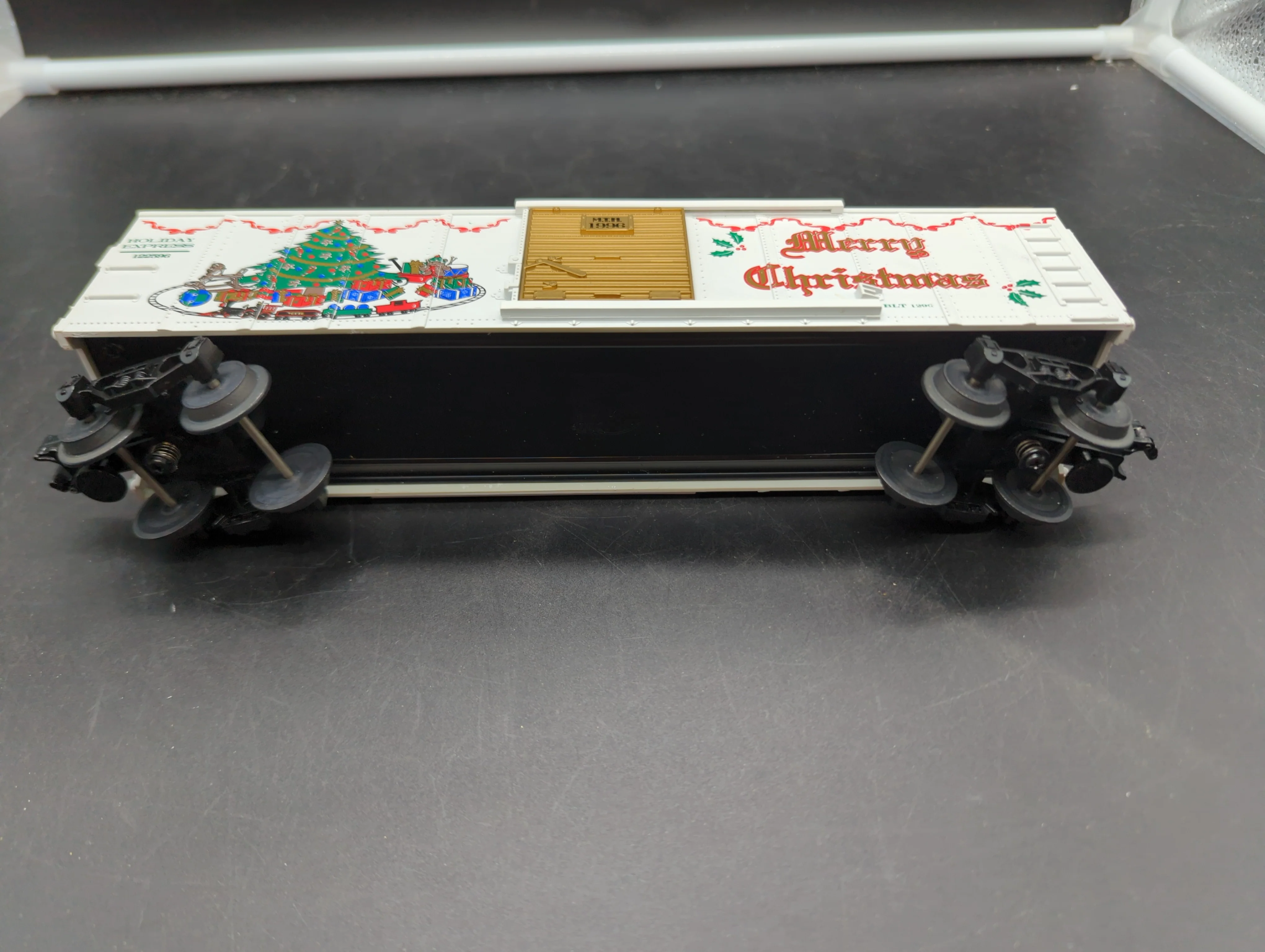 MTH  RK-7410L "1996" Christmas Scale Box Car Holiday Express 122596 O SCALE Like New - Image 3