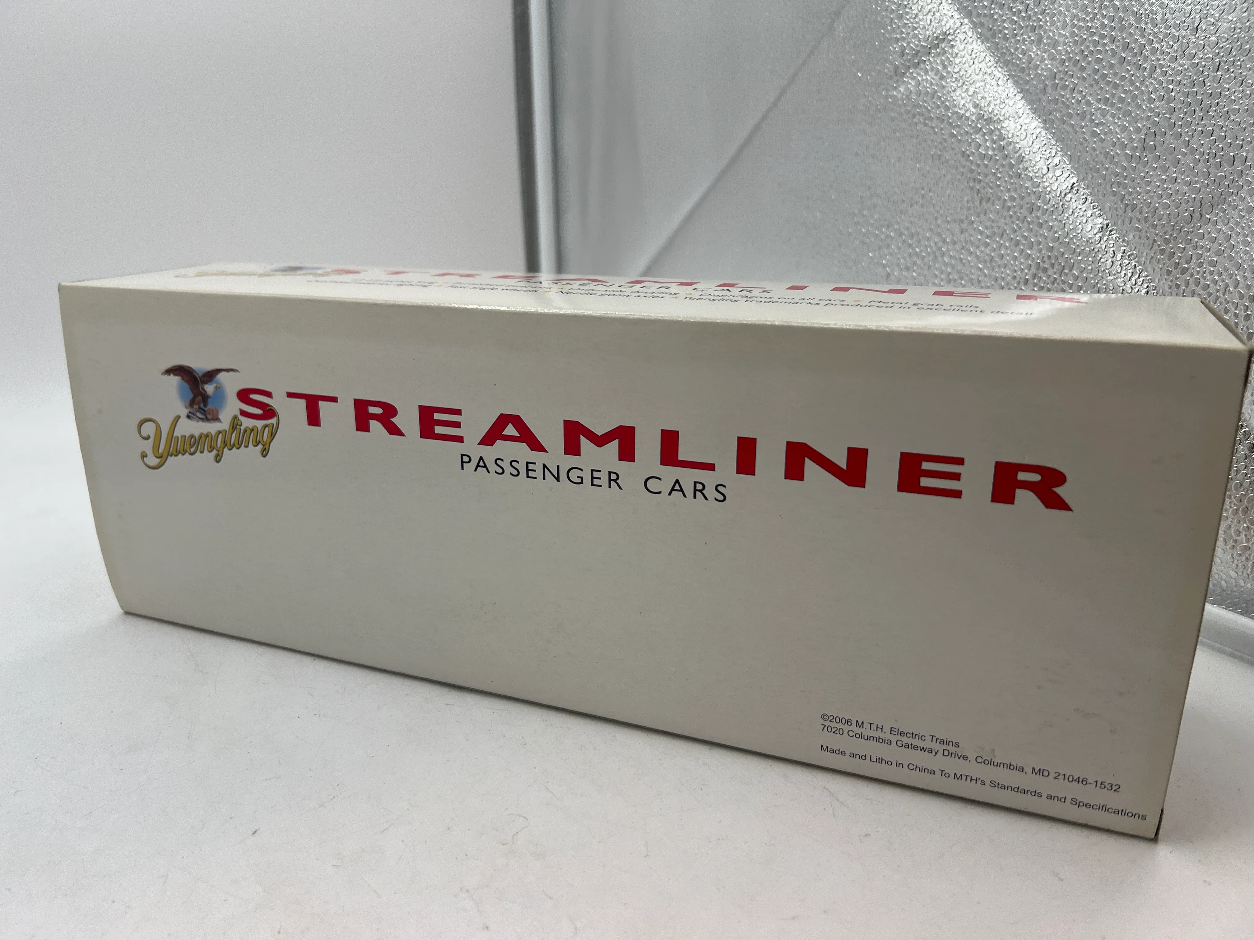 MTH Rugged Rails 33-6025 Yuengling Rugged Rails O-27 Streamlined Coach Car Light Yager Car No. 2006 O SCALE Like New - Image 7