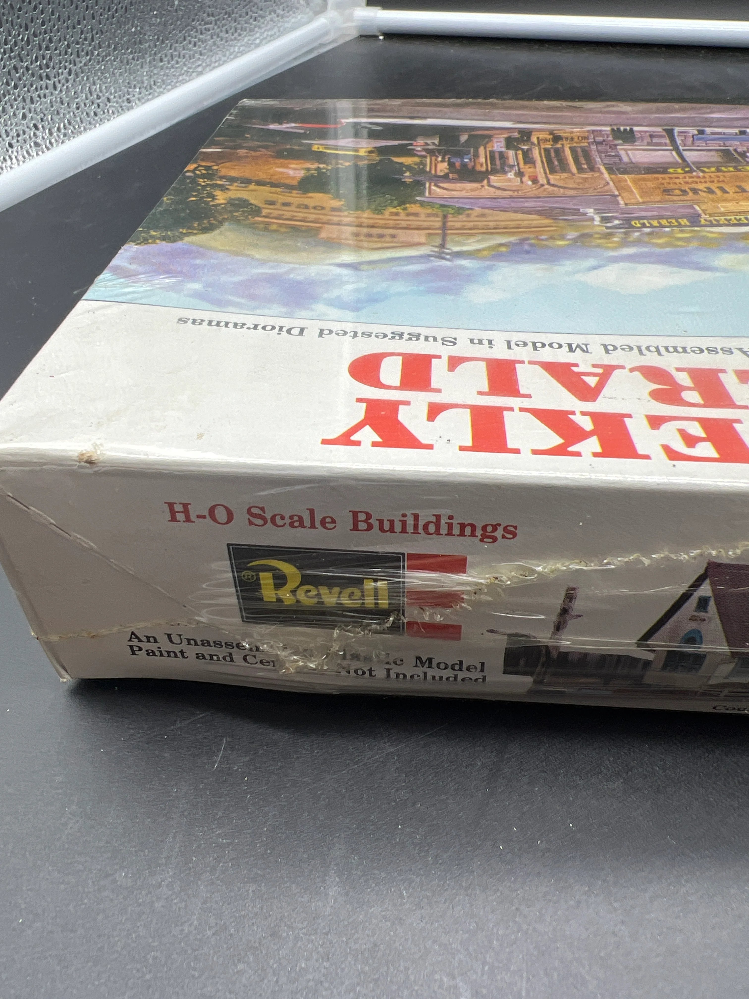 Revell H-996 Weekly Herald Scale Building Kit HO SCALE NEW - Image 2