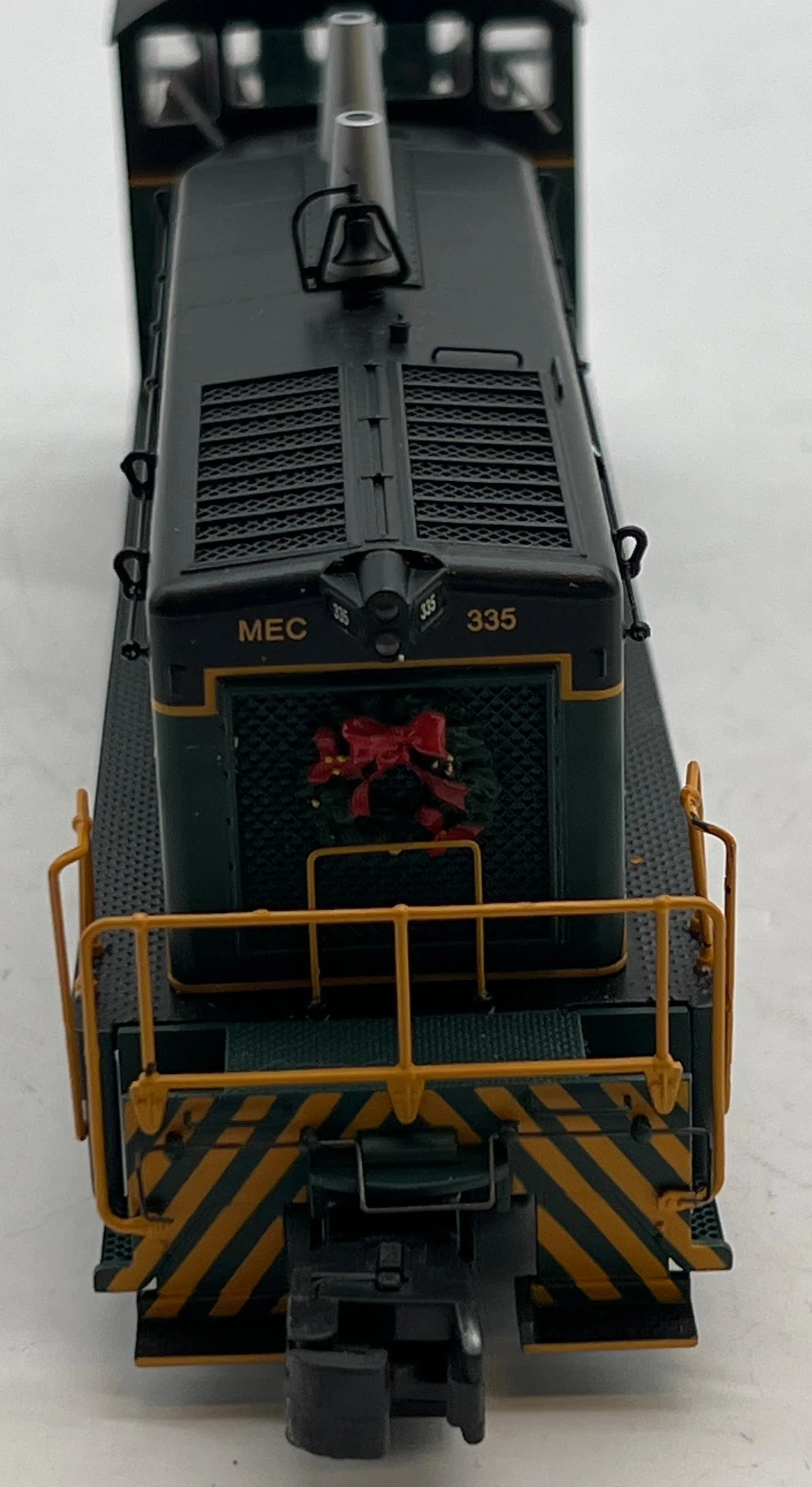 S-Helper Maine Central SW9/1200 Diesel Engine 01504 (non DCC) Christmas locomotive S SCALE Like New - Image 2