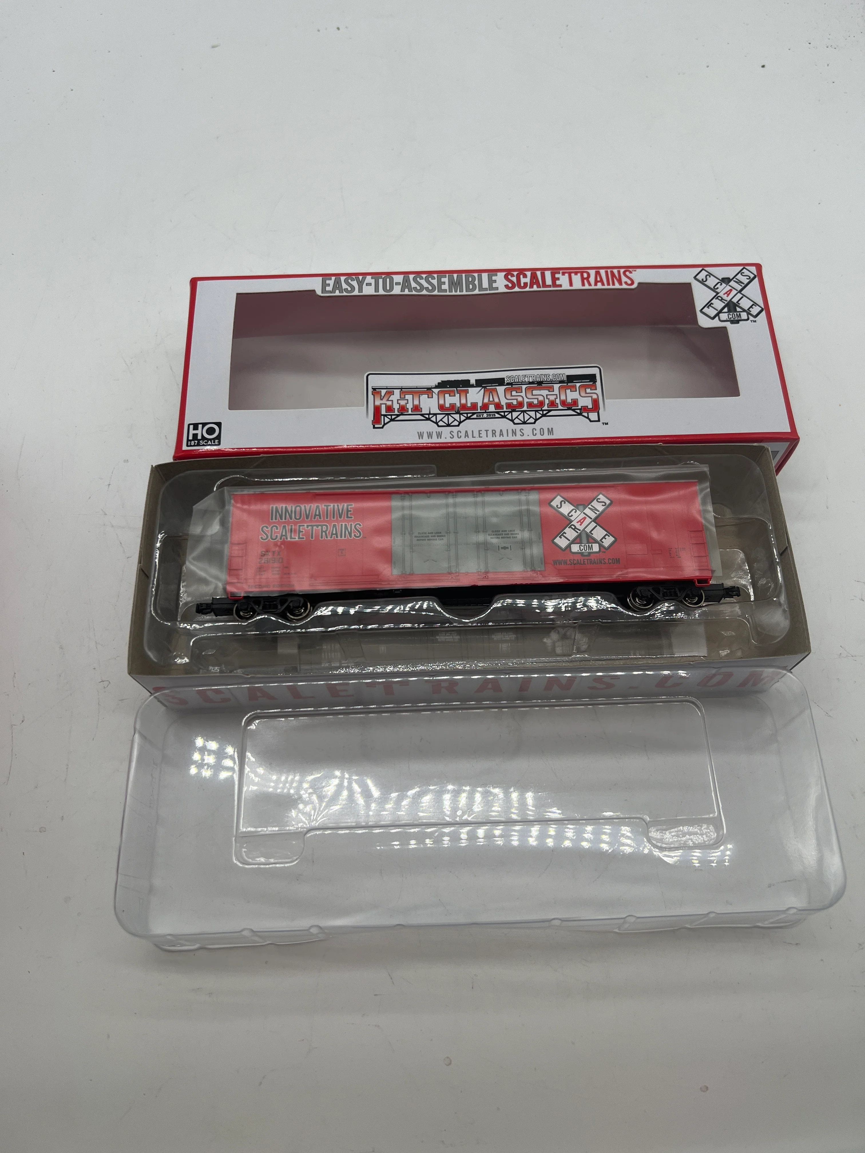 Scale Trains SXT1125 HO Evans (USRE) 5100 RBL Plug Door Boxcar #281910 HO SCALE NEW