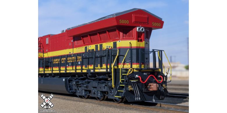 Scale Trains SXT31928 RivetCounter  GE ET44AC Tier 4 GEVo, Kansas City Southern/Belle Diesel Locomotive DCC SOUND HO SCALE NEW - Image 4