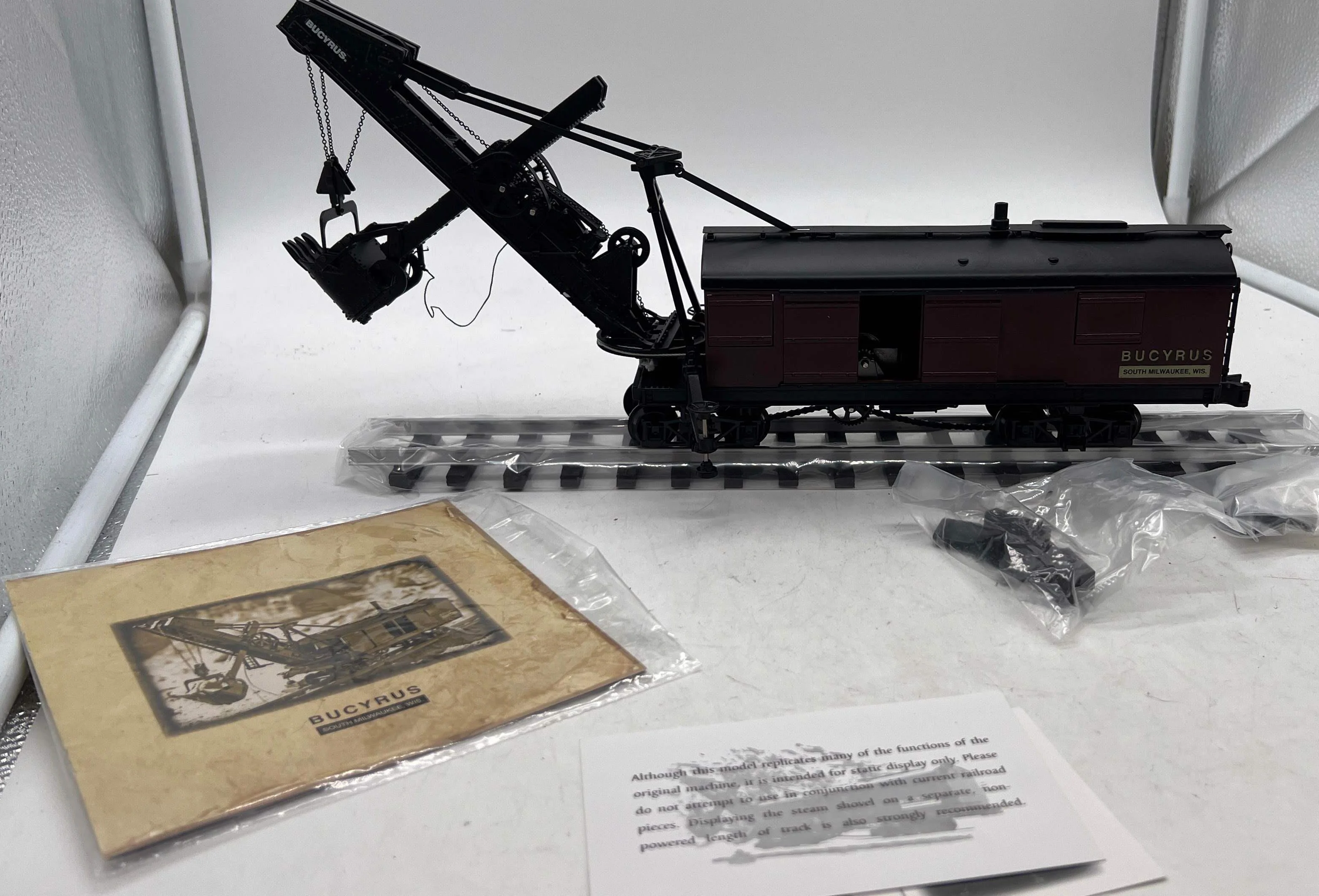TWH Collectibles TWH021 Bucyrus Steam Shovel 1:48 Model O Scale Like New - Image 12