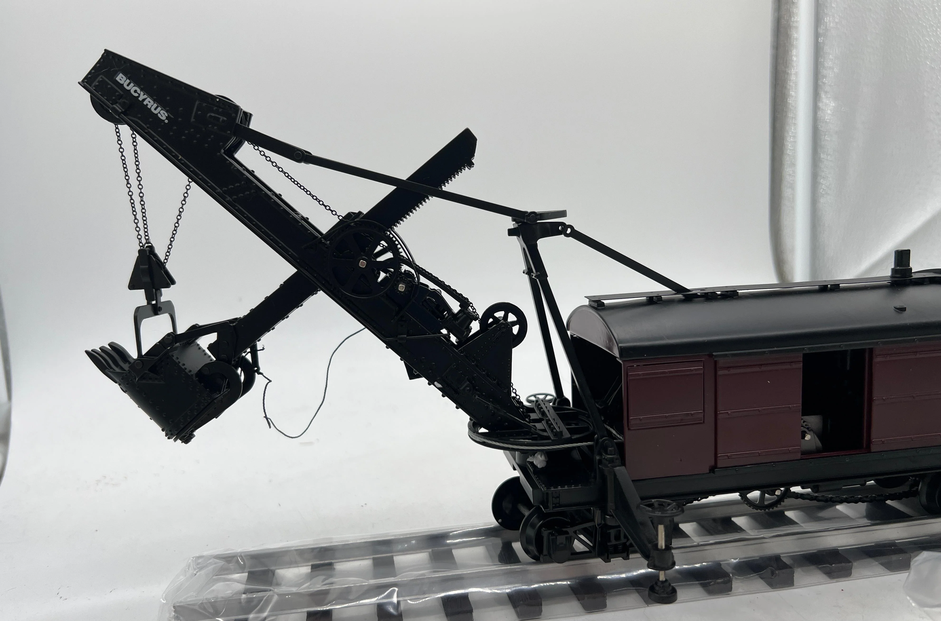 TWH Collectibles TWH021 Bucyrus Steam Shovel 1:48 Model O Scale Like New - Image 2