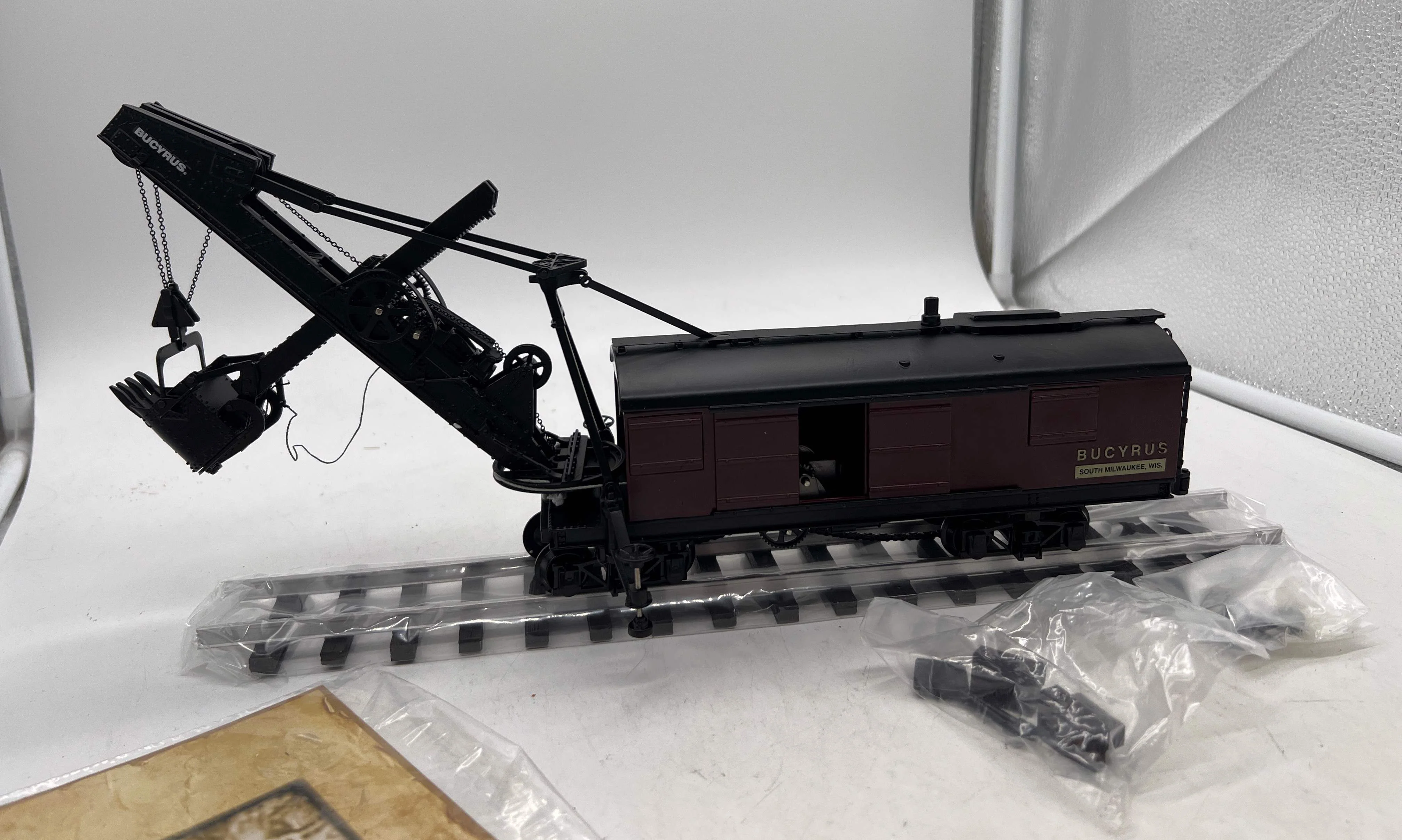 TWH Collectibles TWH021 Bucyrus Steam Shovel 1:48 Model O Scale Like New - Image 5