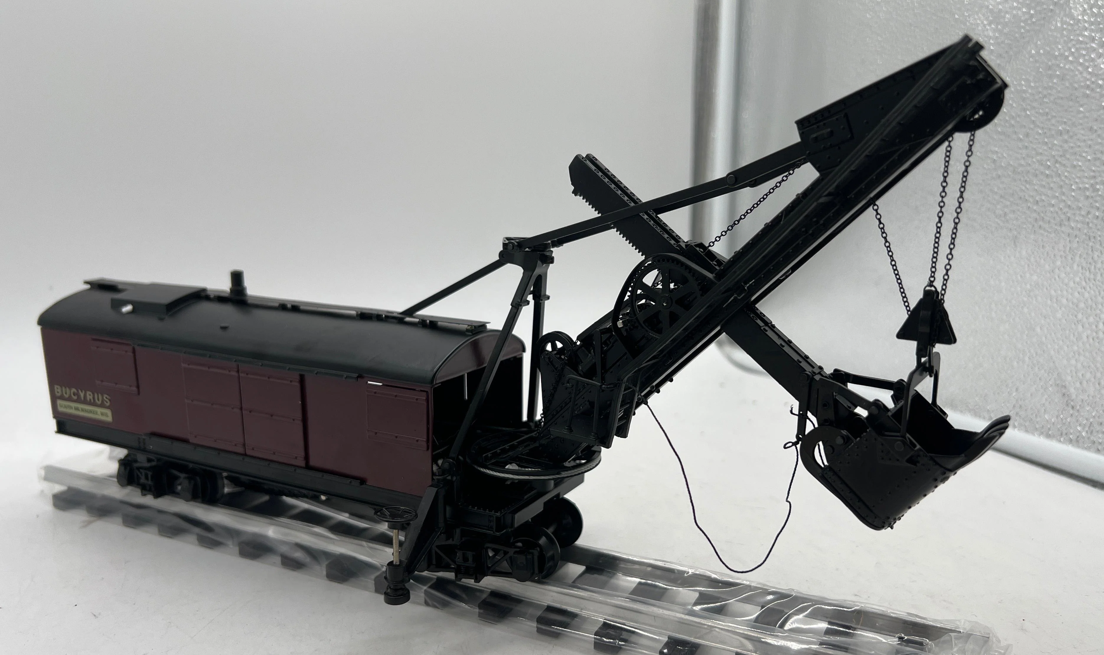 TWH Collectibles TWH021 Bucyrus Steam Shovel 1:48 Model O Scale Like New - Image 7