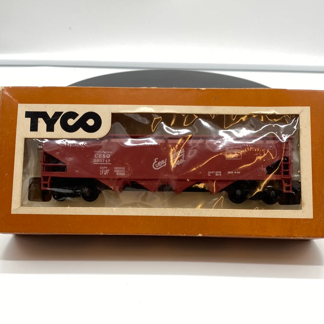 Tyco 344B 250 Hopper Car non Operating Burlington HO SCALE - Image 2