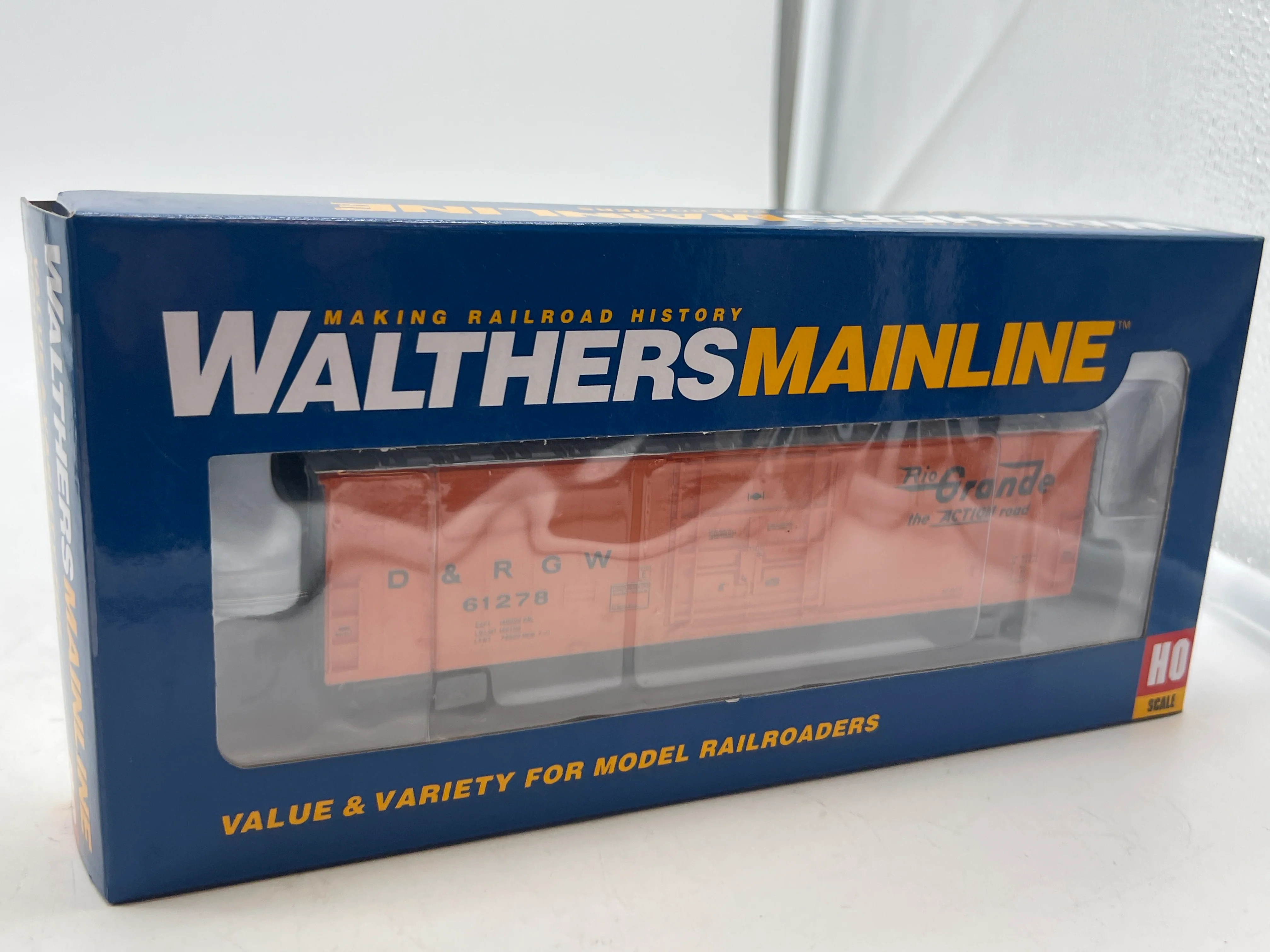 Walthers 910-2033 DENVER & RIO GRANDE WESTERN 50' FGE Insulated Boxcar Mainline orange, black #61278 HO Scale Like New - Image 3