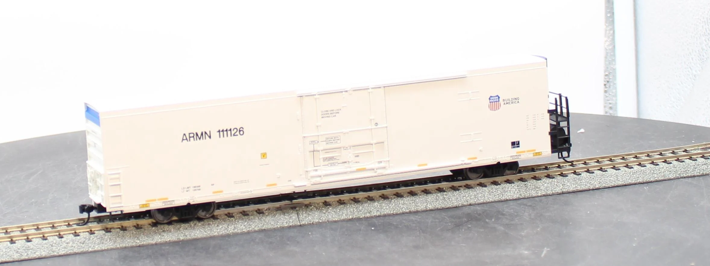 Walthers 910-4105 UNION PACIFIC 72' Modern Refrigerator Boxcar Mainline white #111126 HO Scale NEW - Image 5