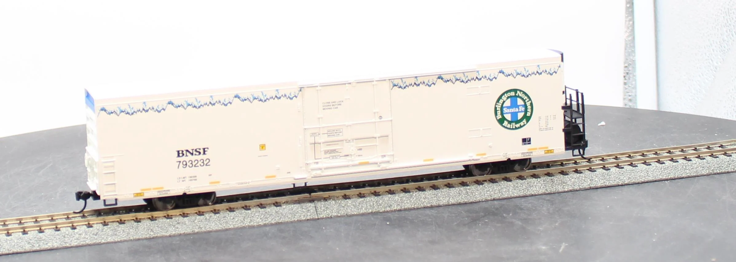 Walthers 910-4114 BURLINGTON NORTHERN SANTA FE 72' Modern Refrigerator Boxcar Mainline #793232 HO Scale NEW - Image 5