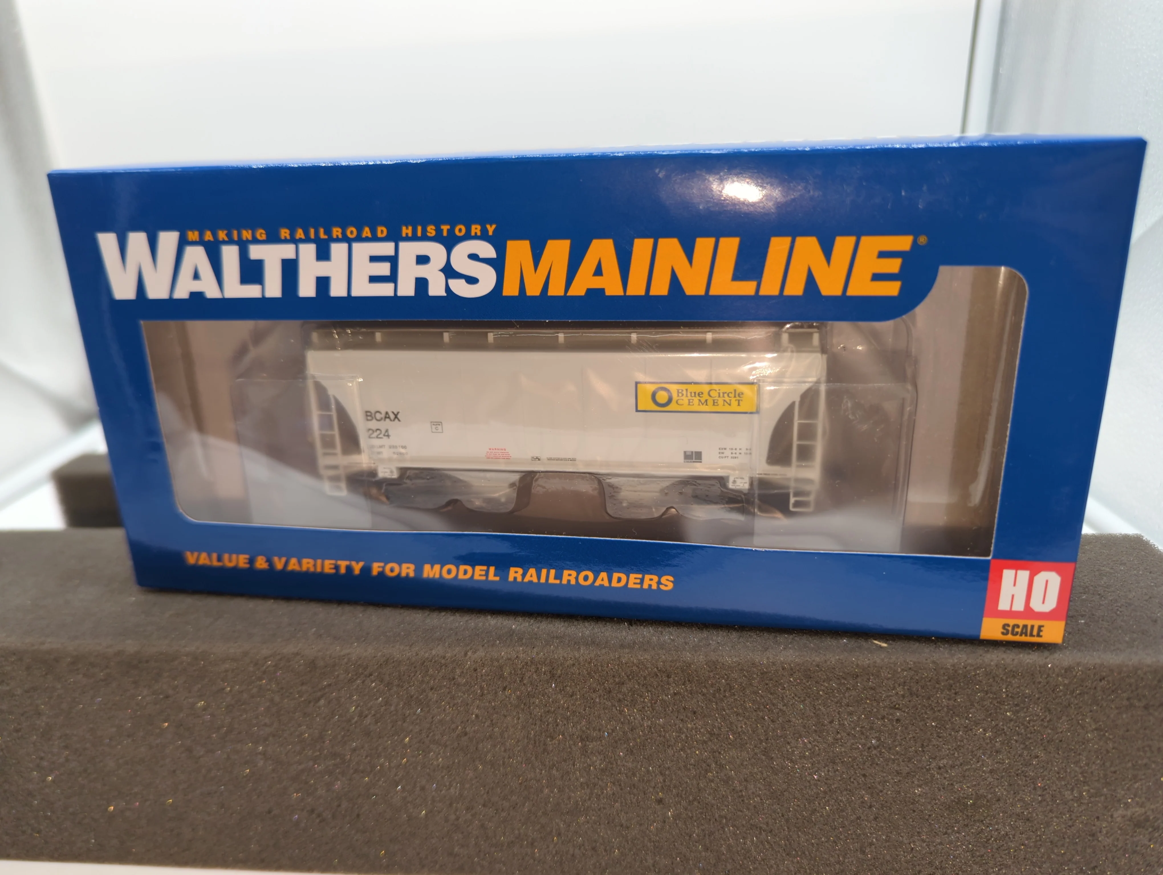 Walthers 910-7565 39' Trinity 3281 2-Bay Covered Hopper - Ready to Run -- Blue Circle Cement #224 HO SCALE NEW - Image 2