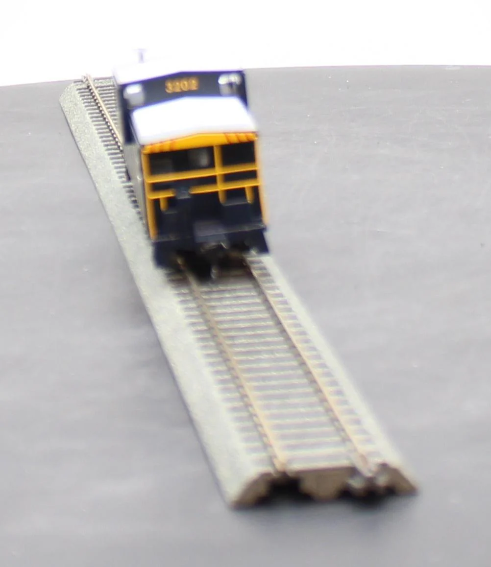 Walthers 910-8710 CHESAPEAKE & OHIO Extended Wide-Vision Caboose Mainline #903202 HO Scale NEW - Image 3