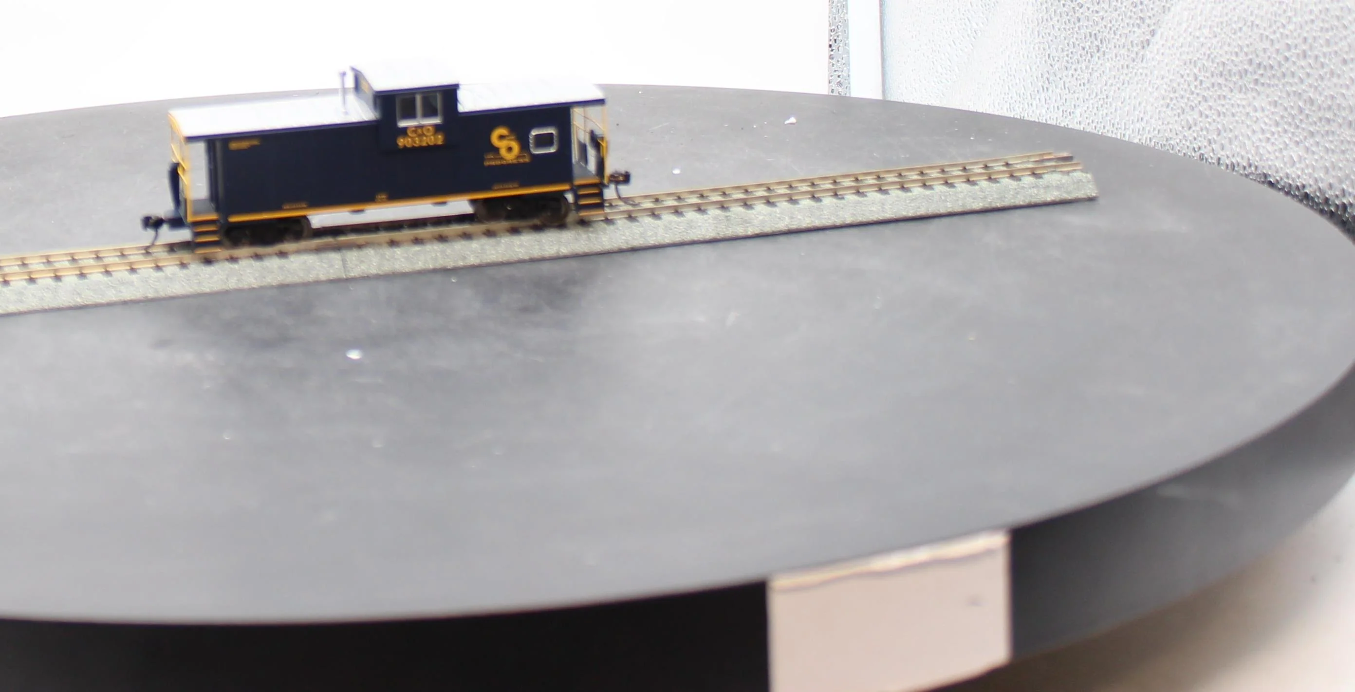 Walthers 910-8710 CHESAPEAKE & OHIO Extended Wide-Vision Caboose Mainline #903202 HO Scale NEW - Image 5
