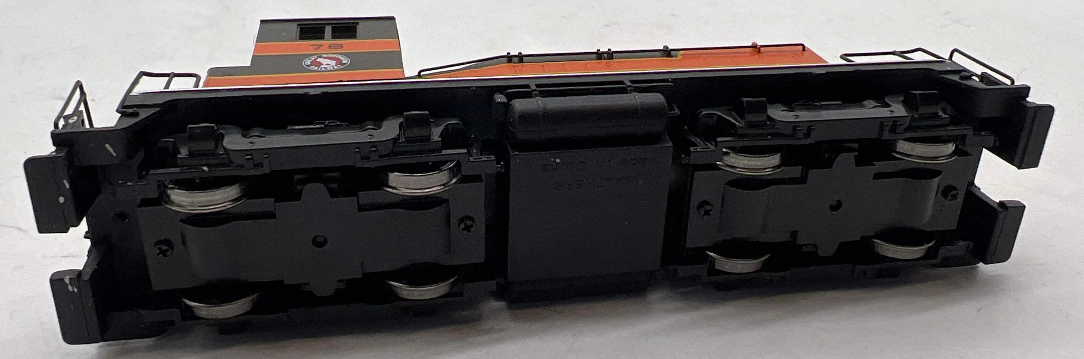 Walthers 910-9214 GREAT NORTHERN EMD SW1 Mainline Omaha Orange, Pullman Green, yellow #78 HO Scale Used Excellent - Image 5