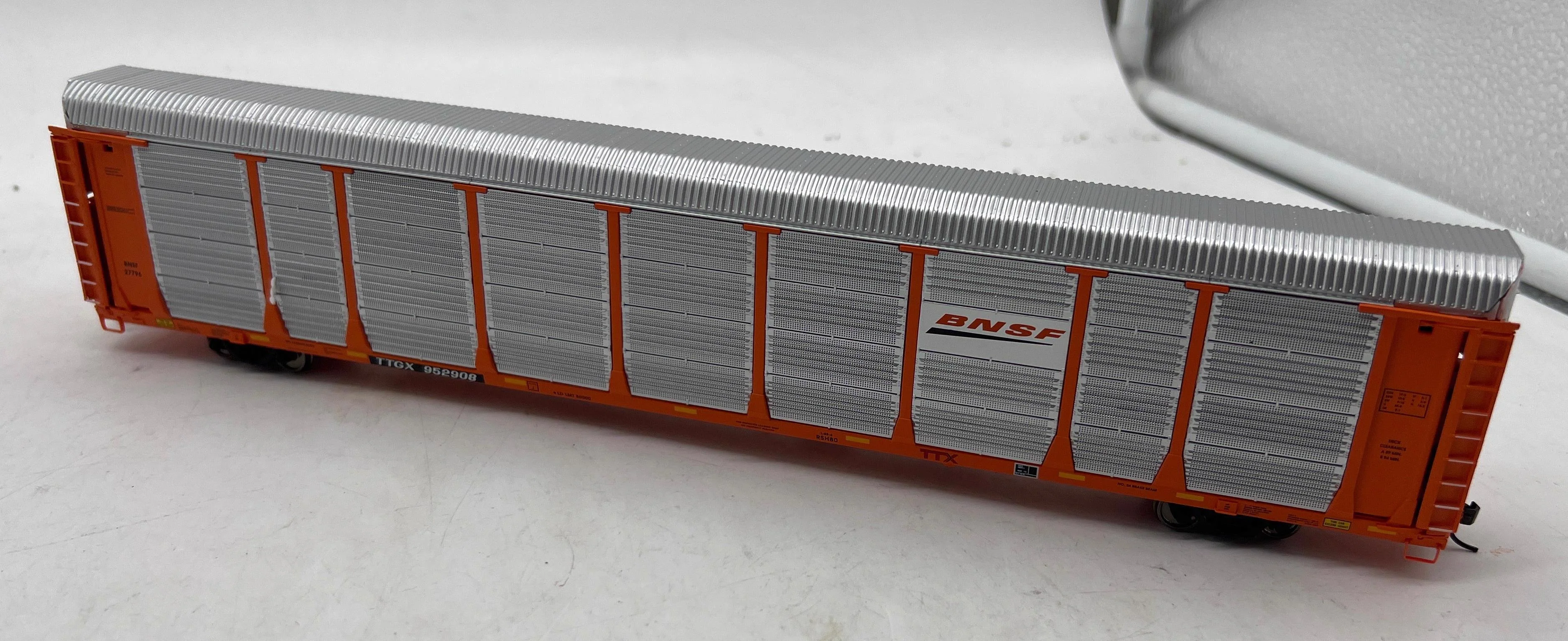 Walthers 920-101348 BNSF 89' Bi-Level Auto Carrier Proto Orange #27796 Auto Series HO Scale Like New - Image 3