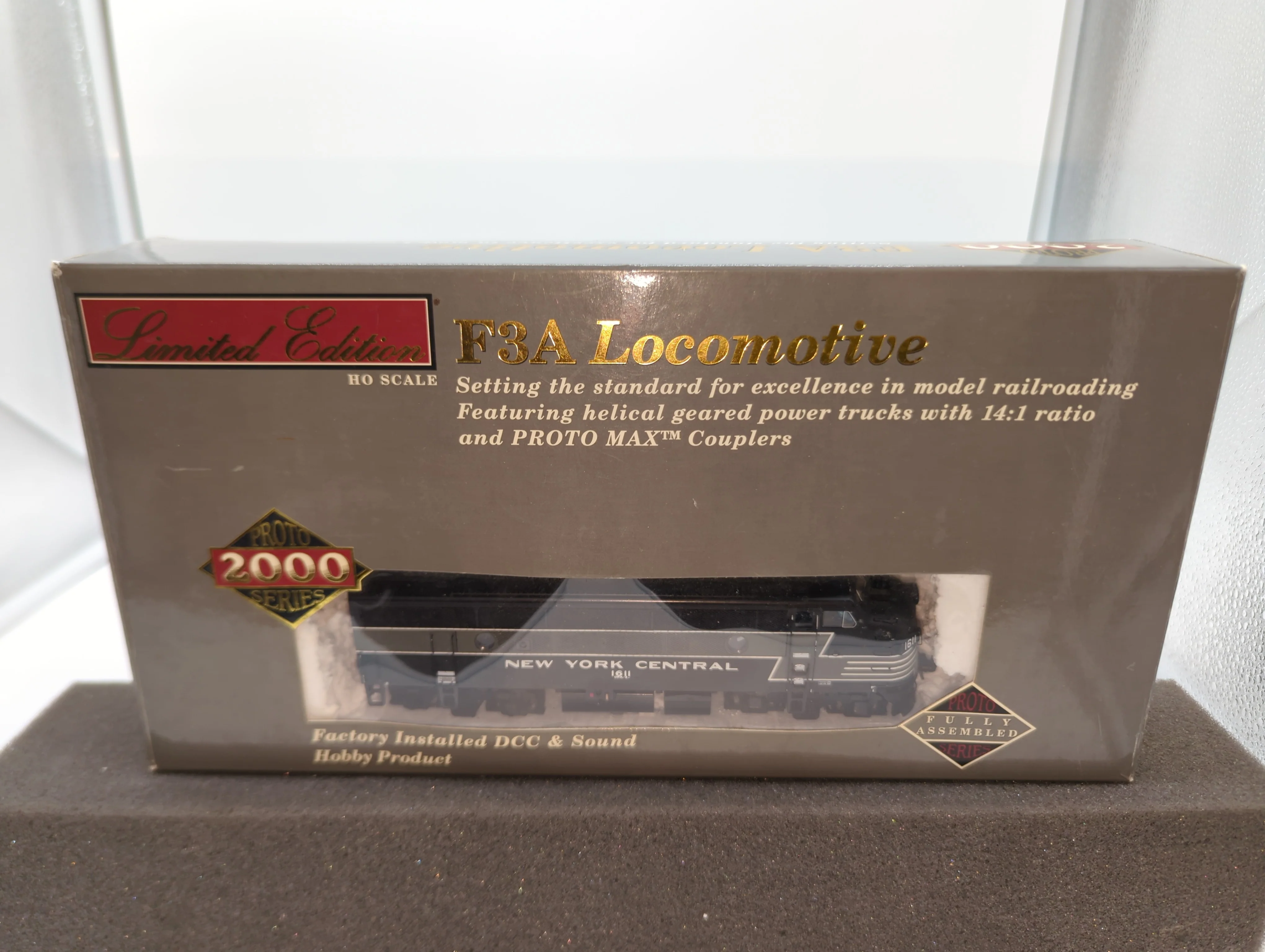 Walthers 920-41237 PROTO 2000 Diesel Powered w/Sound & DCC -- New York Central #1611 HO SCALE Like New - Image 4