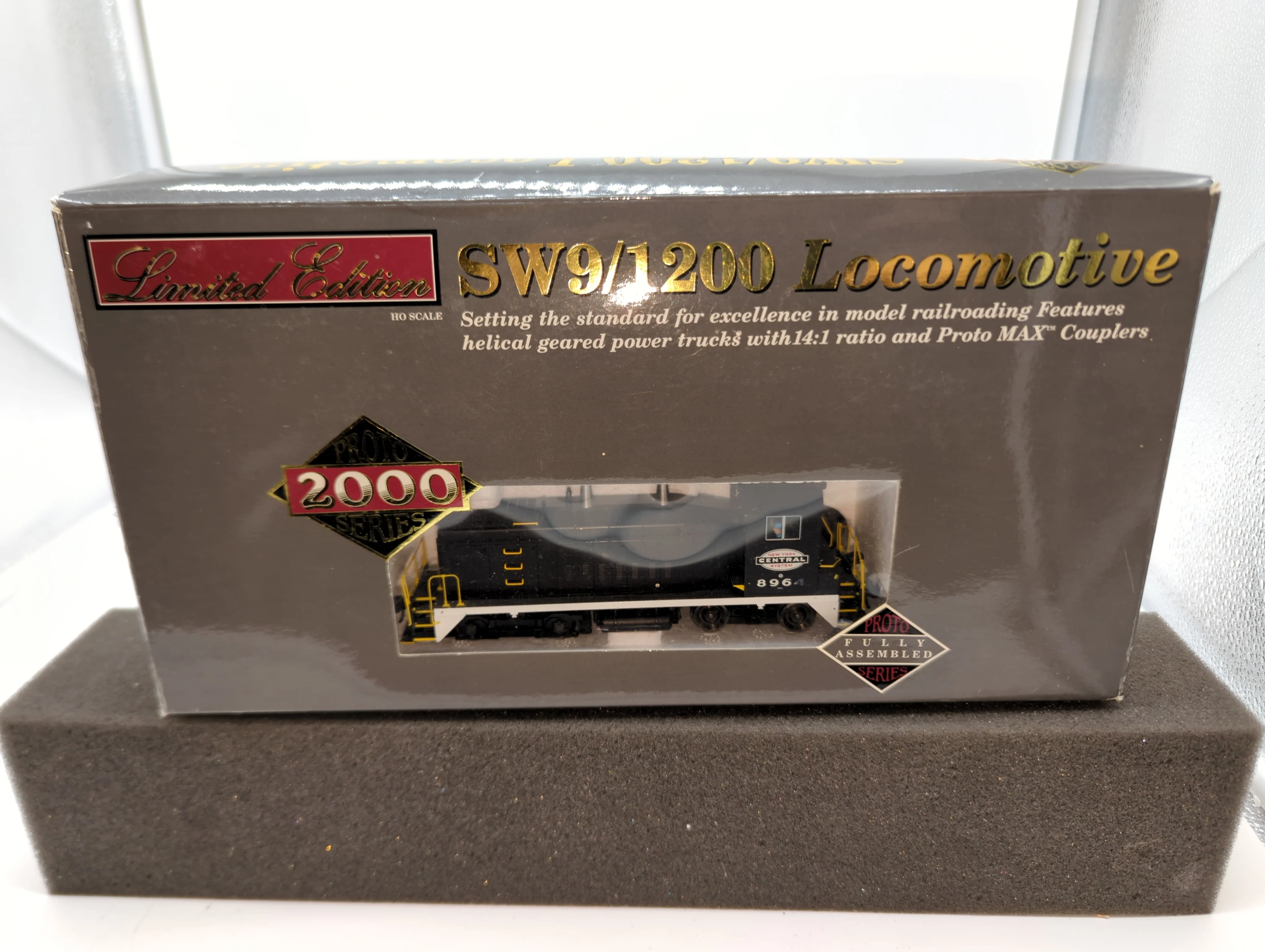 Walthers 920-41410 PROTO 2000 Diesel EMD SW9/1200 Powered w/Sound & DCC -- New York Central #8964 HO SCALE Like New - Image 5