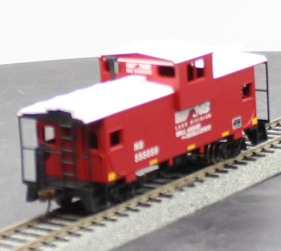 Walthers 931-1527 NORFOLK SOUTHERN Wide-Vision Caboose Trainline red, white HO Scale NEW - Image 5