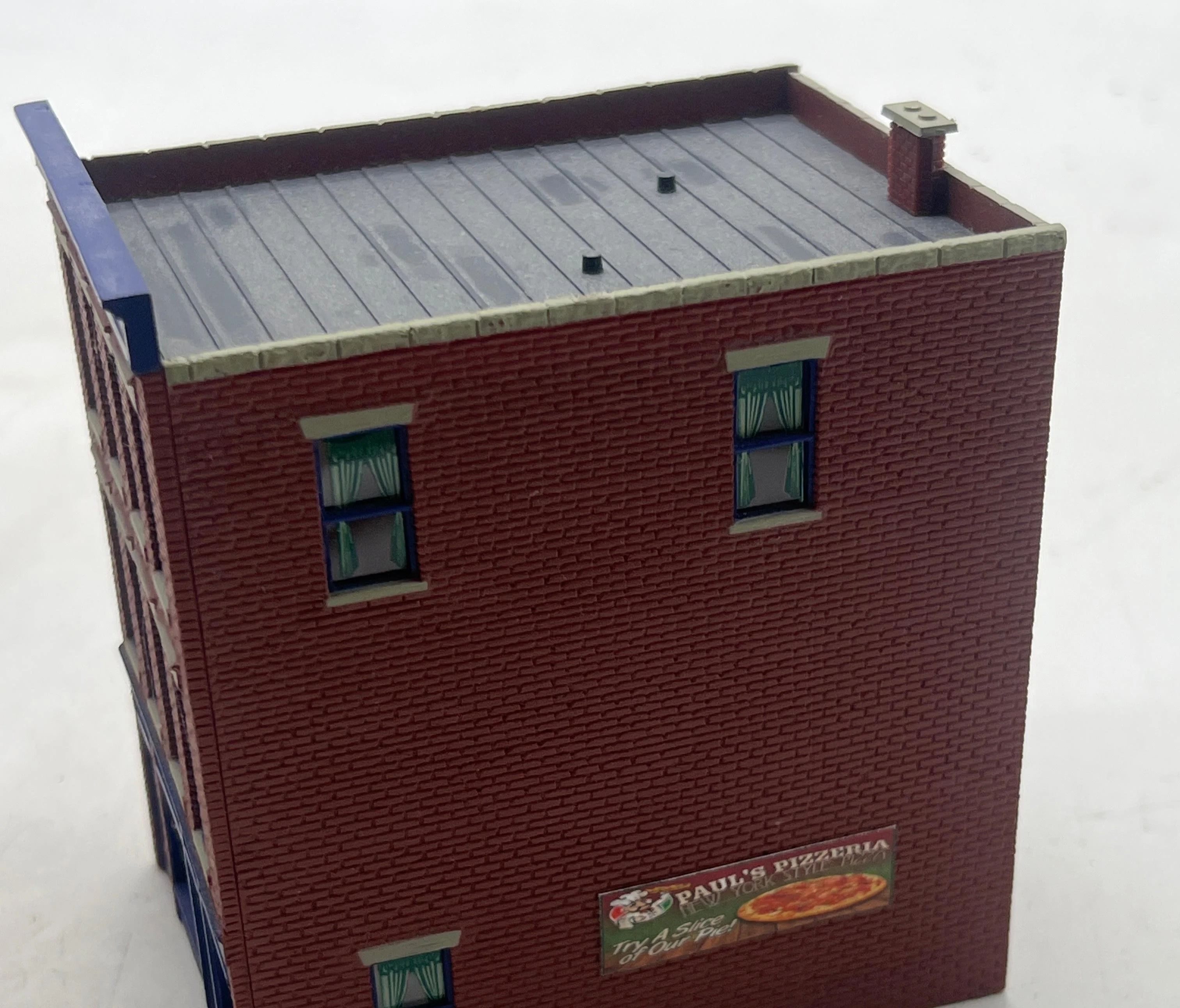 Walthers 931-813 Paul's Pizzeria -- Assembled 3 x 4 x 4-3/8" 7.6 x 10.1 x 11.1cm HO Scale Used Excellent - Image 2
