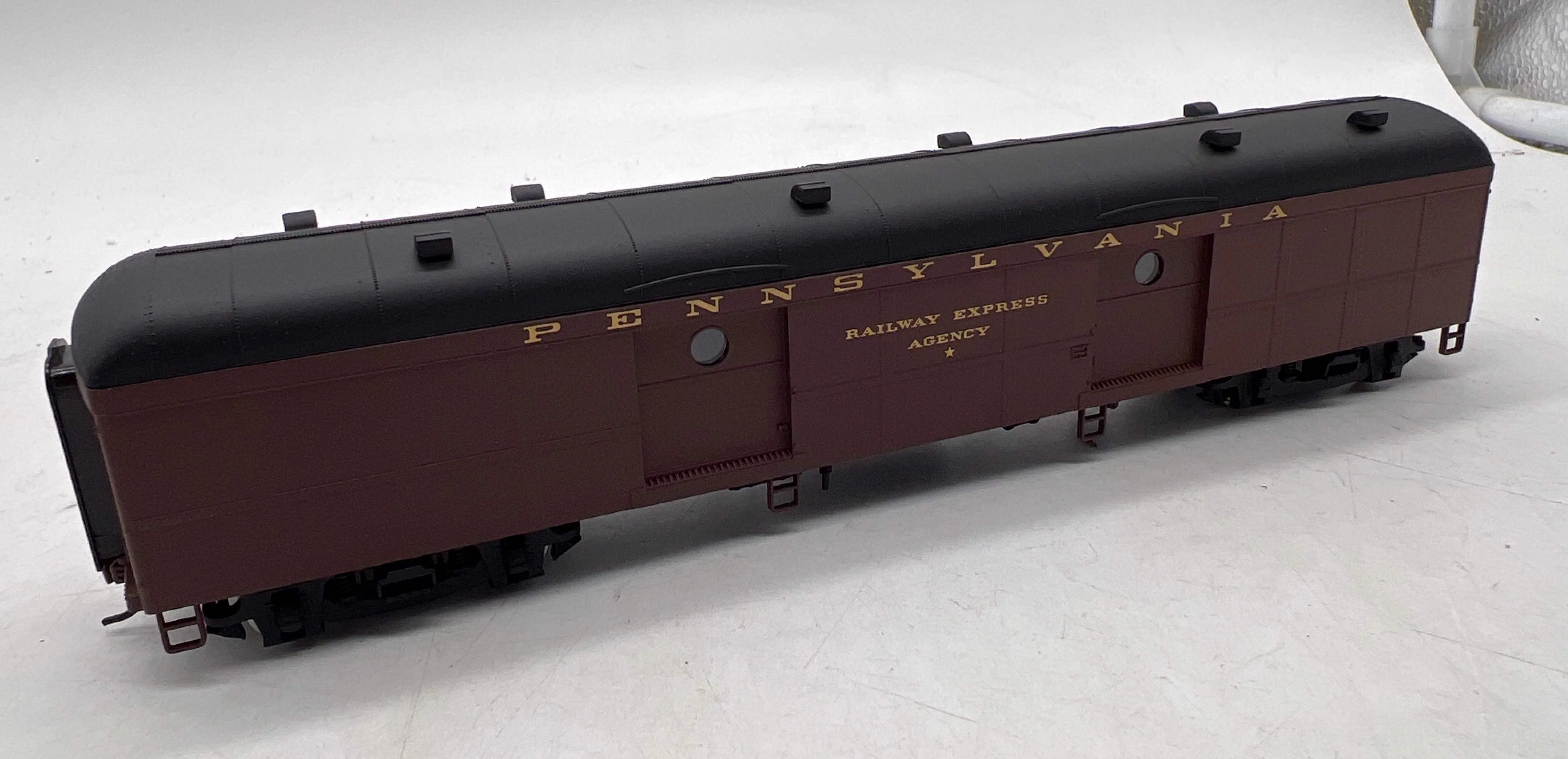 Walthers 932-5876 PENNSYLVANIA PRR CLASS B60B BAGGAGE CAR Ready to Run Tuscan, black, gold HO Scale Like New - Image 3