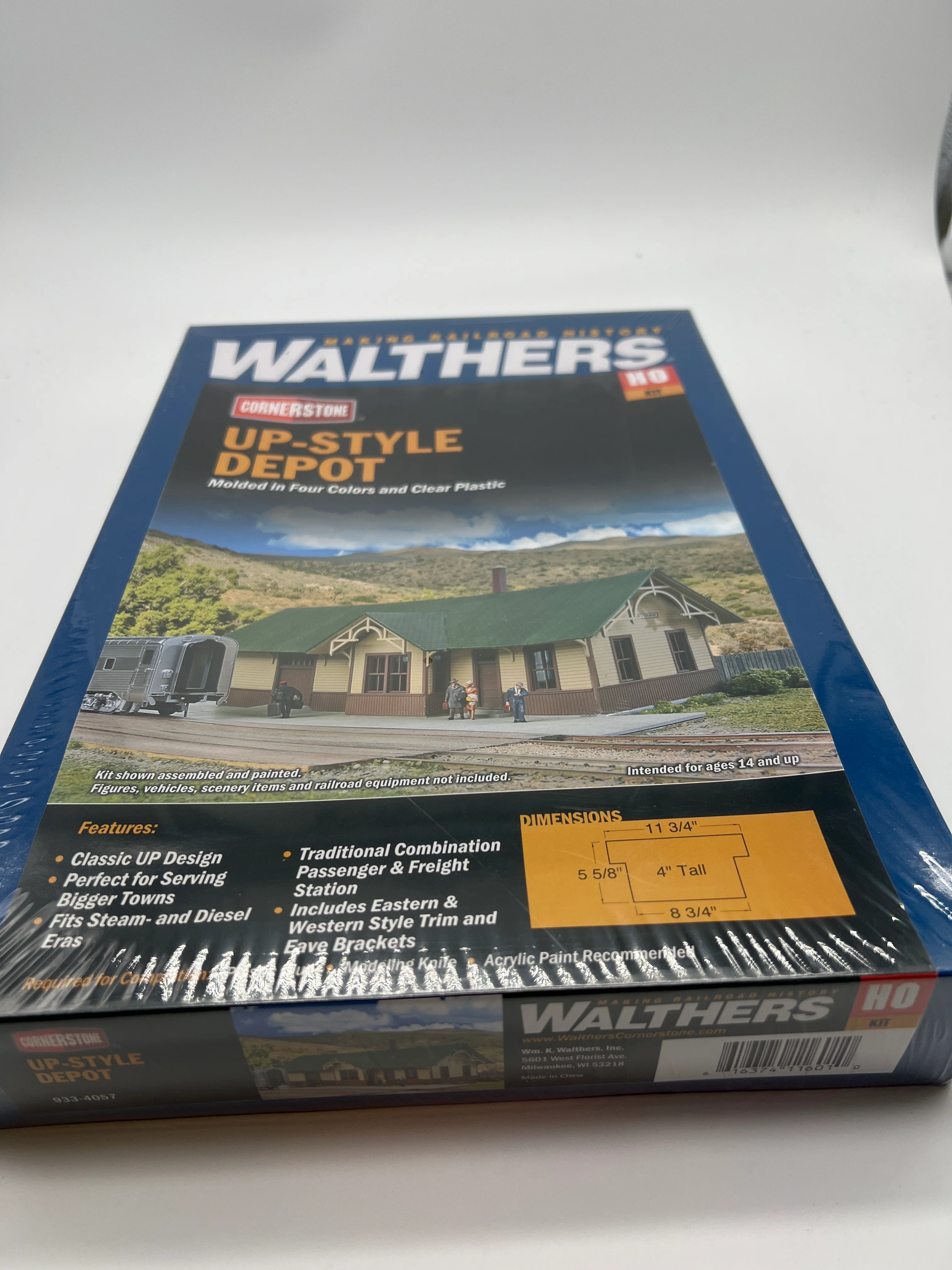 Walthers 933-4057  UP union pacific-style train depot building kit HO SCALE NEW - Image 2