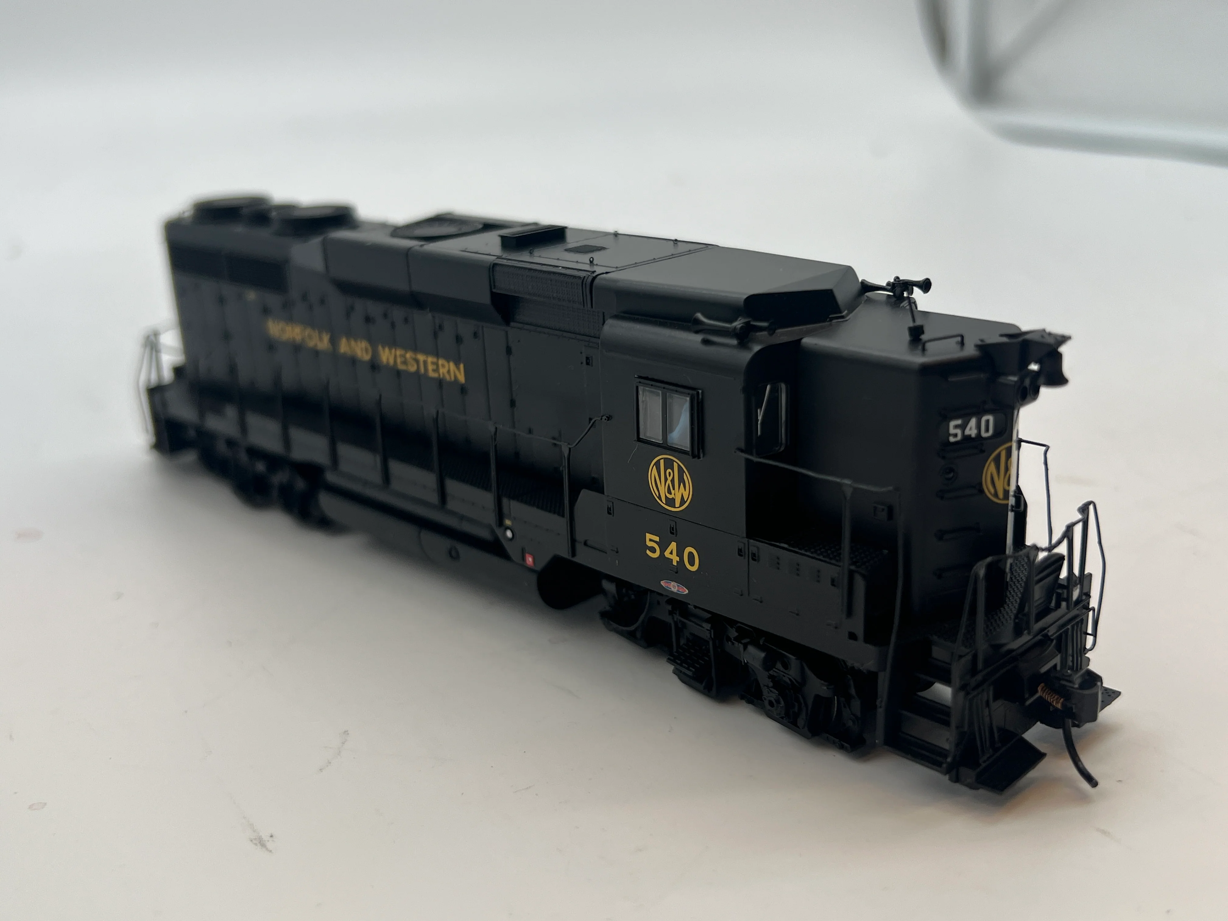 Walthers Proto 920-48861 NORFOLK & WESTERN GP30 #540 Diesel Locomotive HO Scale Like New - Image 6