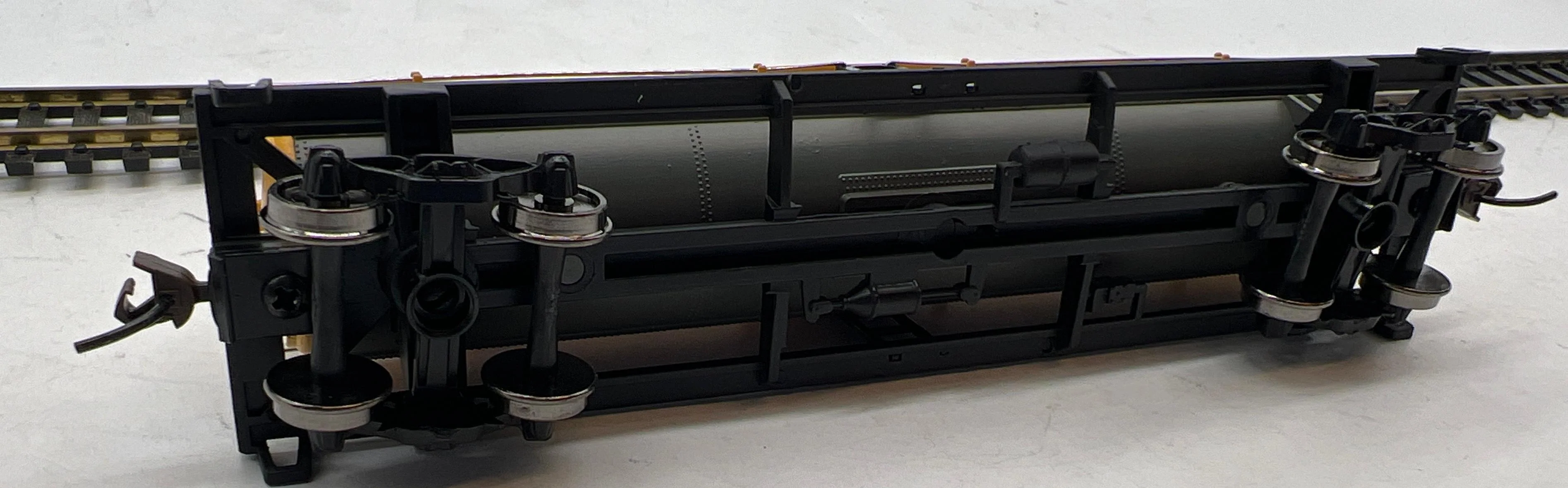 Walthers WalthersTrainline 931-1443 Union Pacific UP Tank Car HO SCALE Like New - Image 2