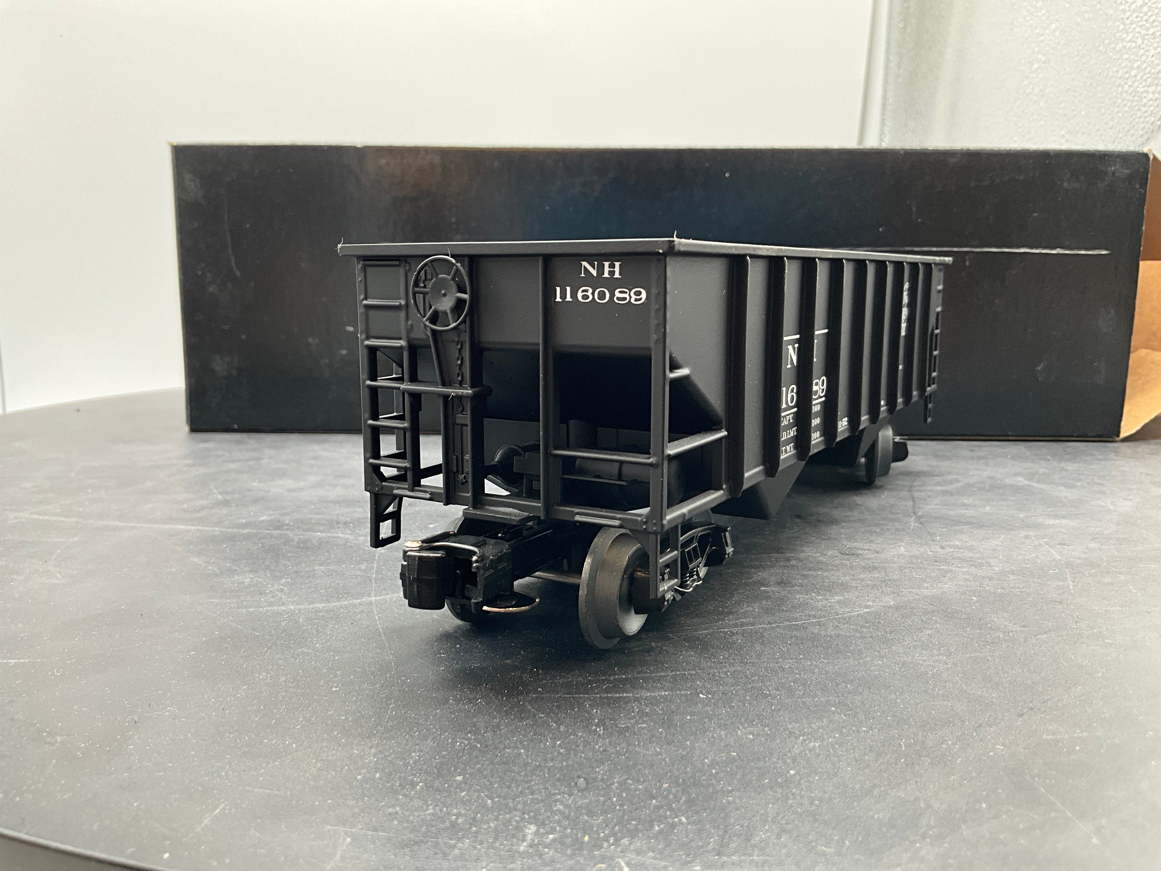 Weaver New Haven 2 Bay Coal Car Ribbed (empty) O SCALE U1105 NEW - Image 2