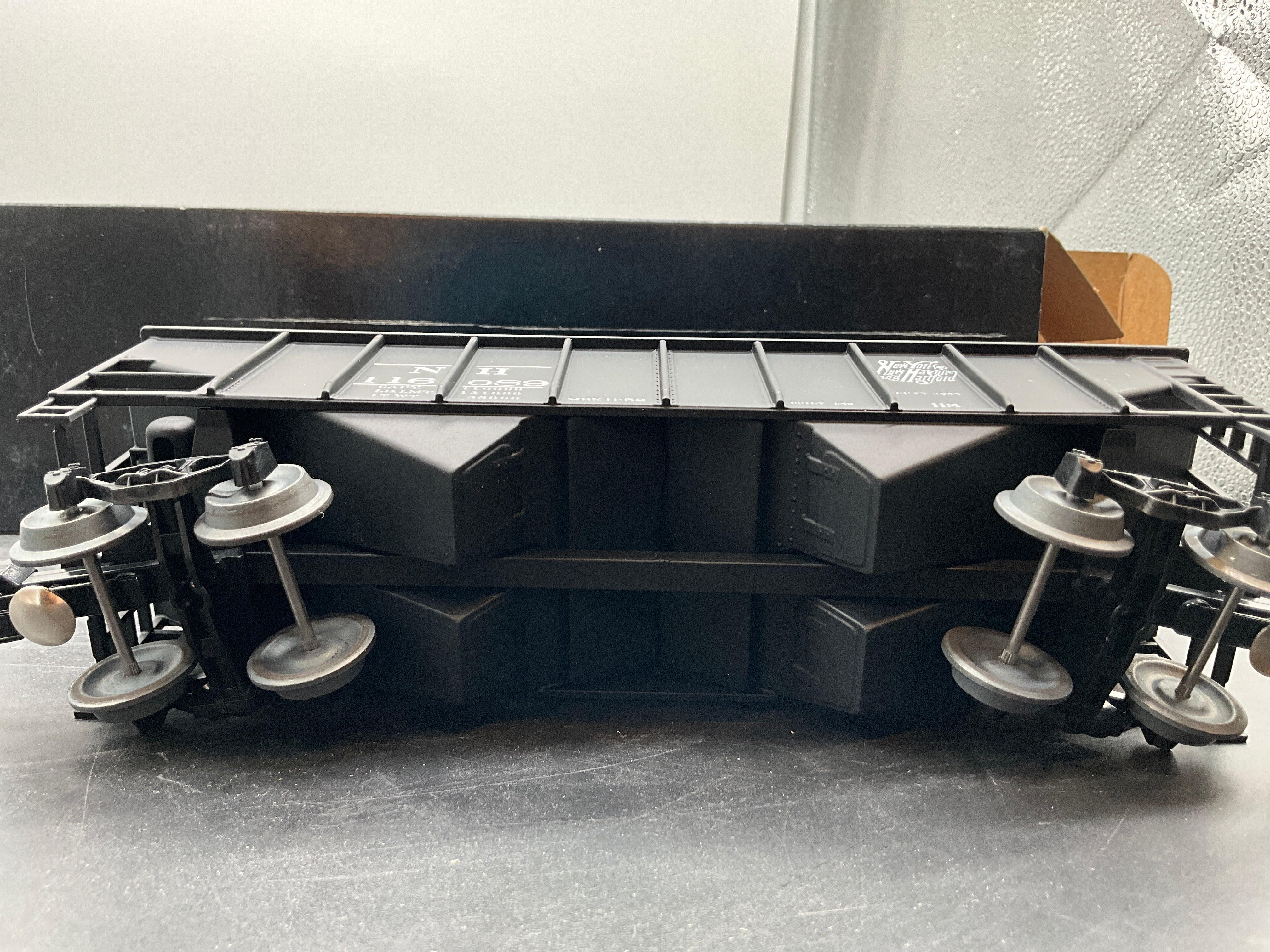 Weaver New Haven 2 Bay Coal Car Ribbed (empty) O SCALE U1105 NEW - Image 3