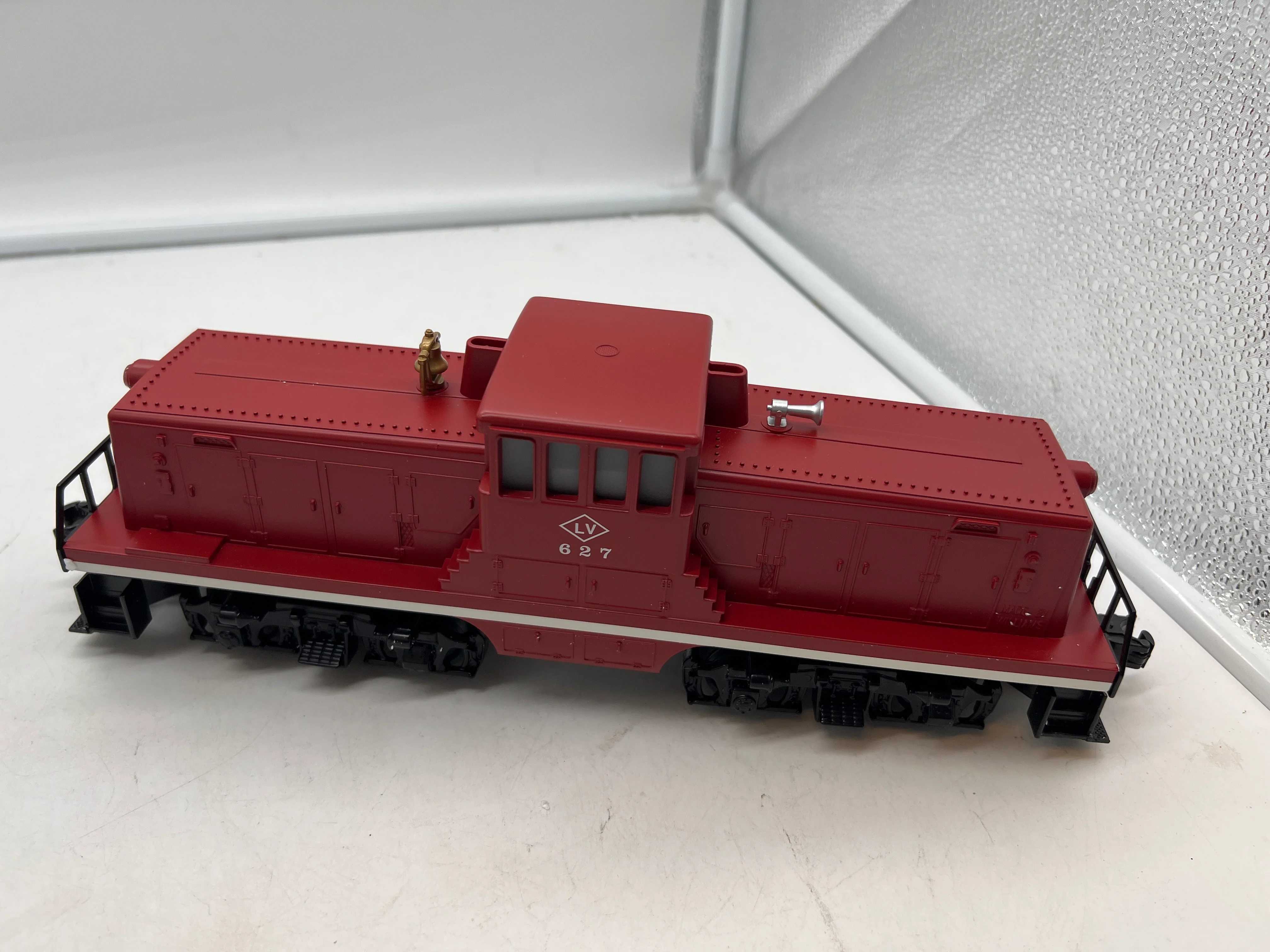 WILLIAMS- BACHMANN 22115  44 Ton Diesel Red Lehigh Valley #627 O SCALE Like New - Image 3
